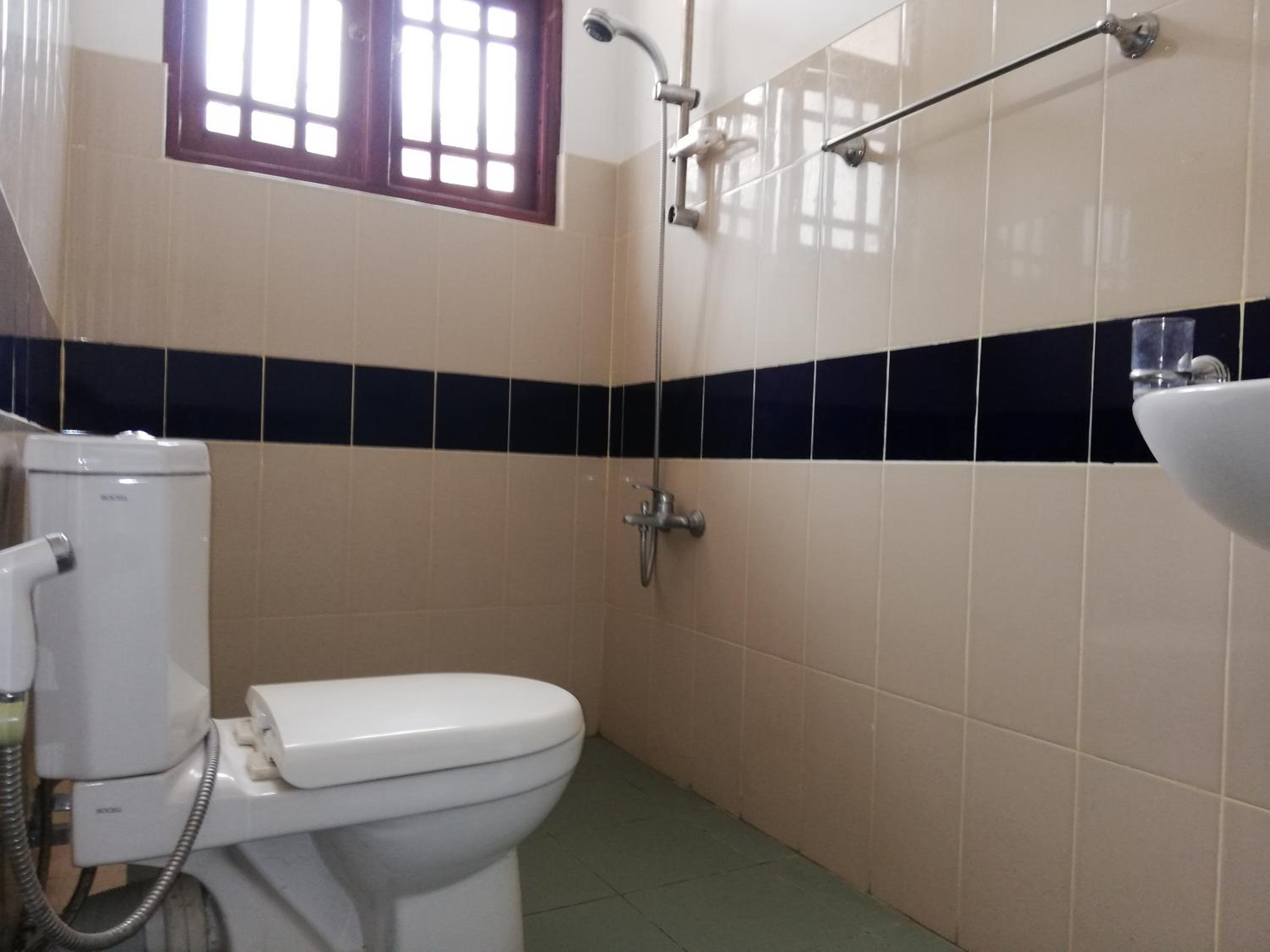 Basic Triple Room photo 3
