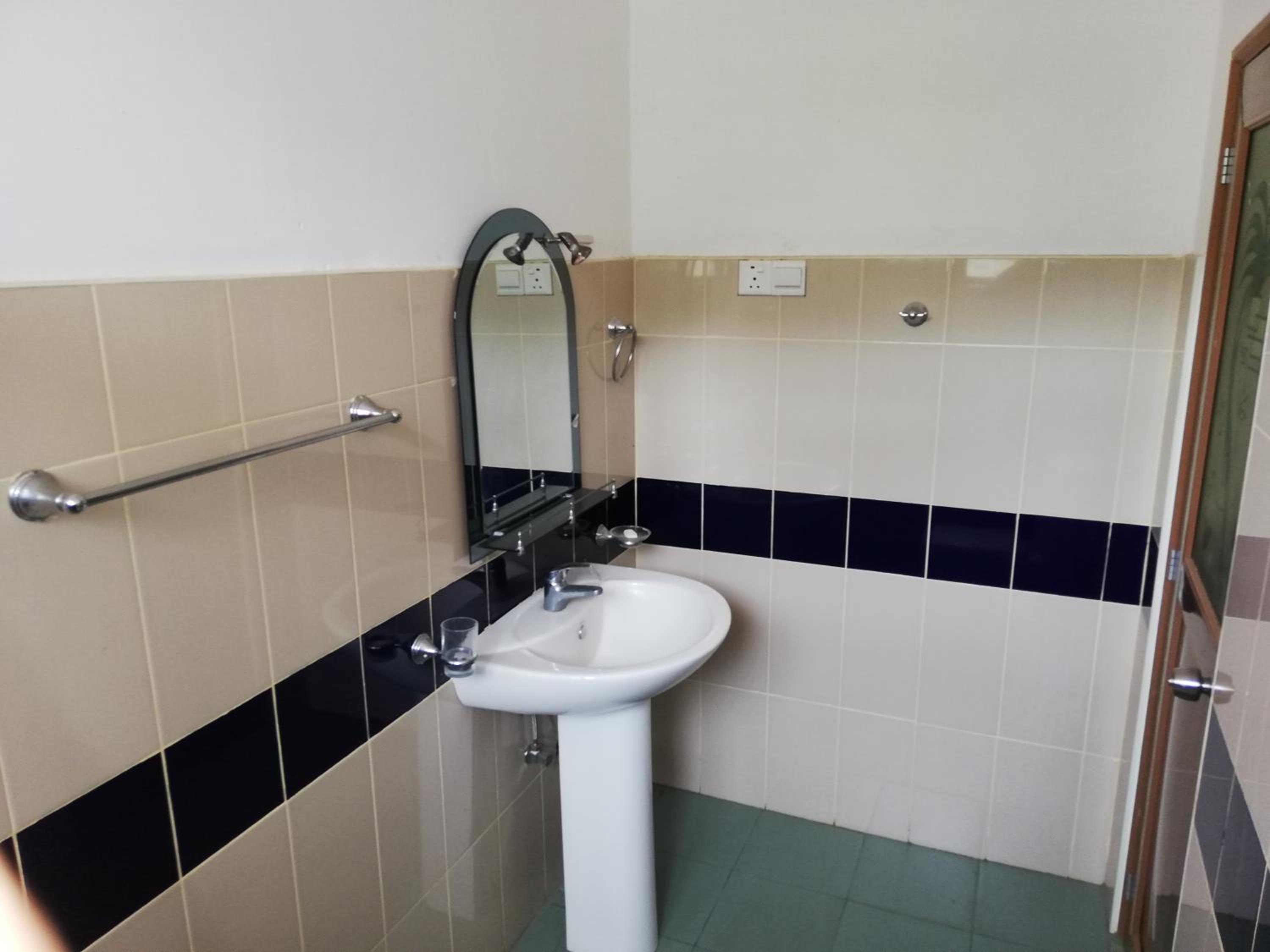 Basic Triple Room photo 2