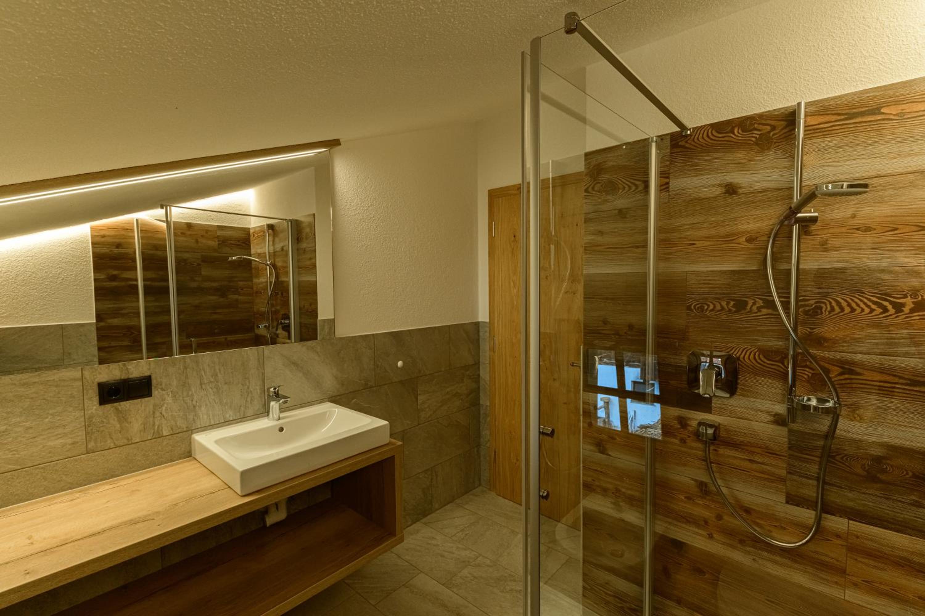 Apartment with Mountain View photo 3