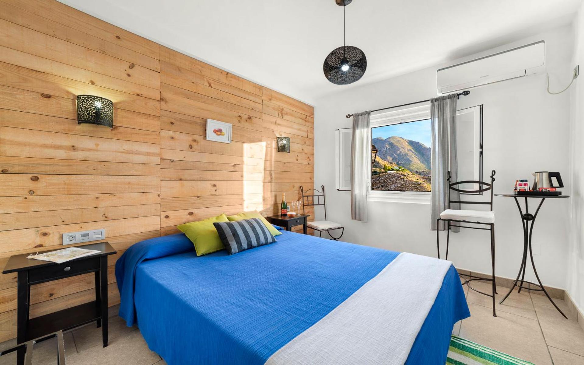 Double Room with Mountain View - Photo 1