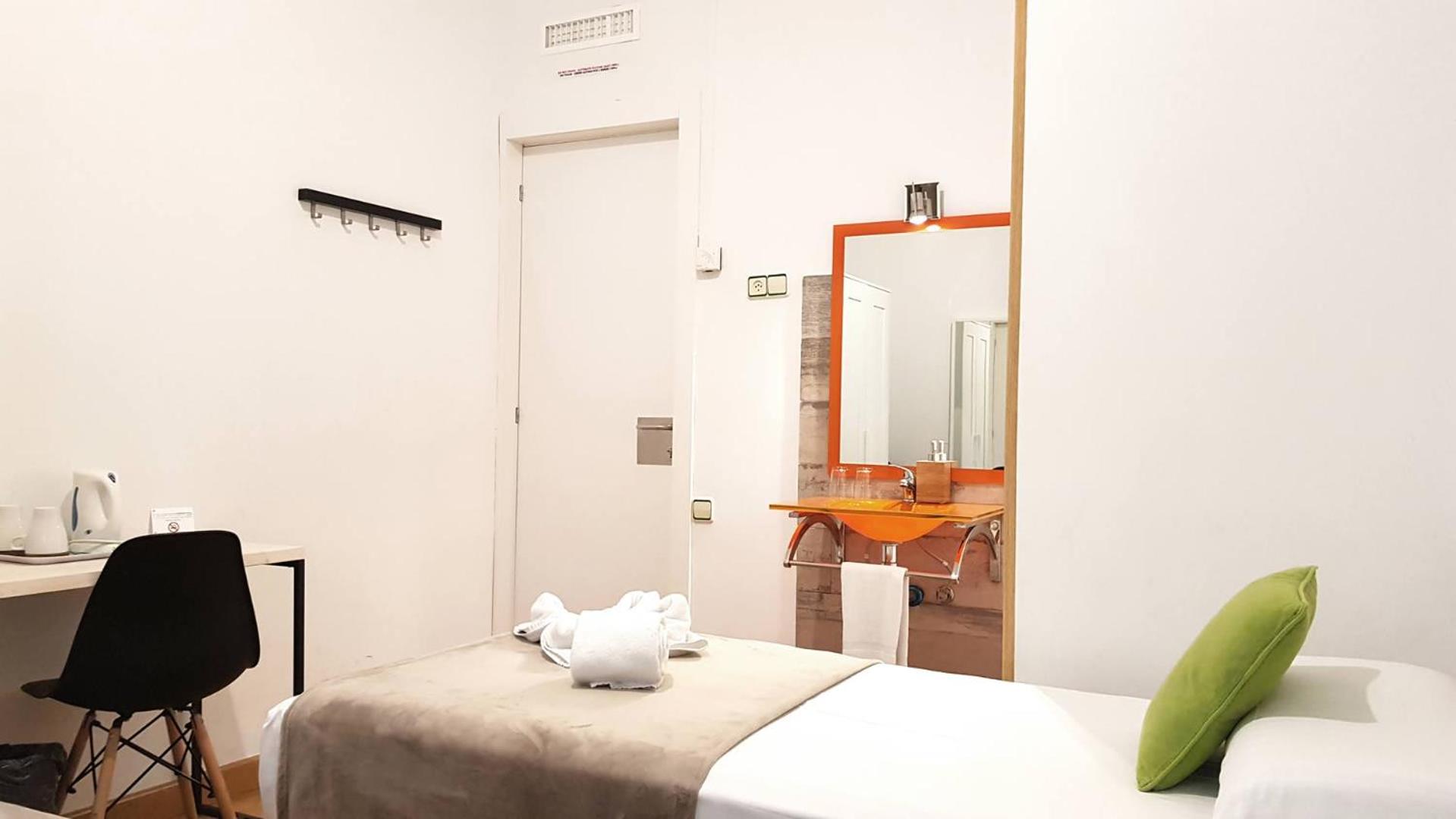 Habitación Doble con Baño Compartido