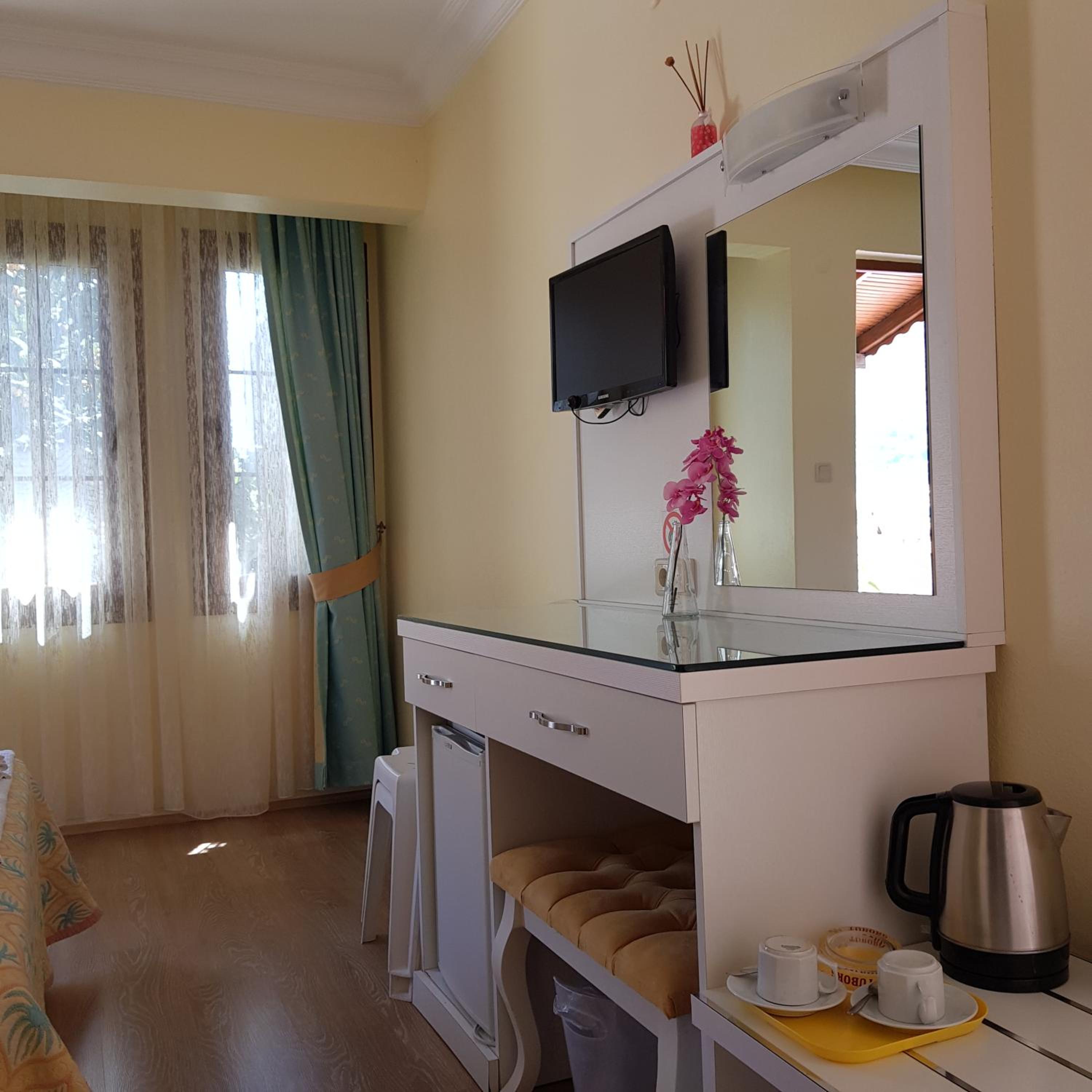 Standard Double or Twin Room photo 1