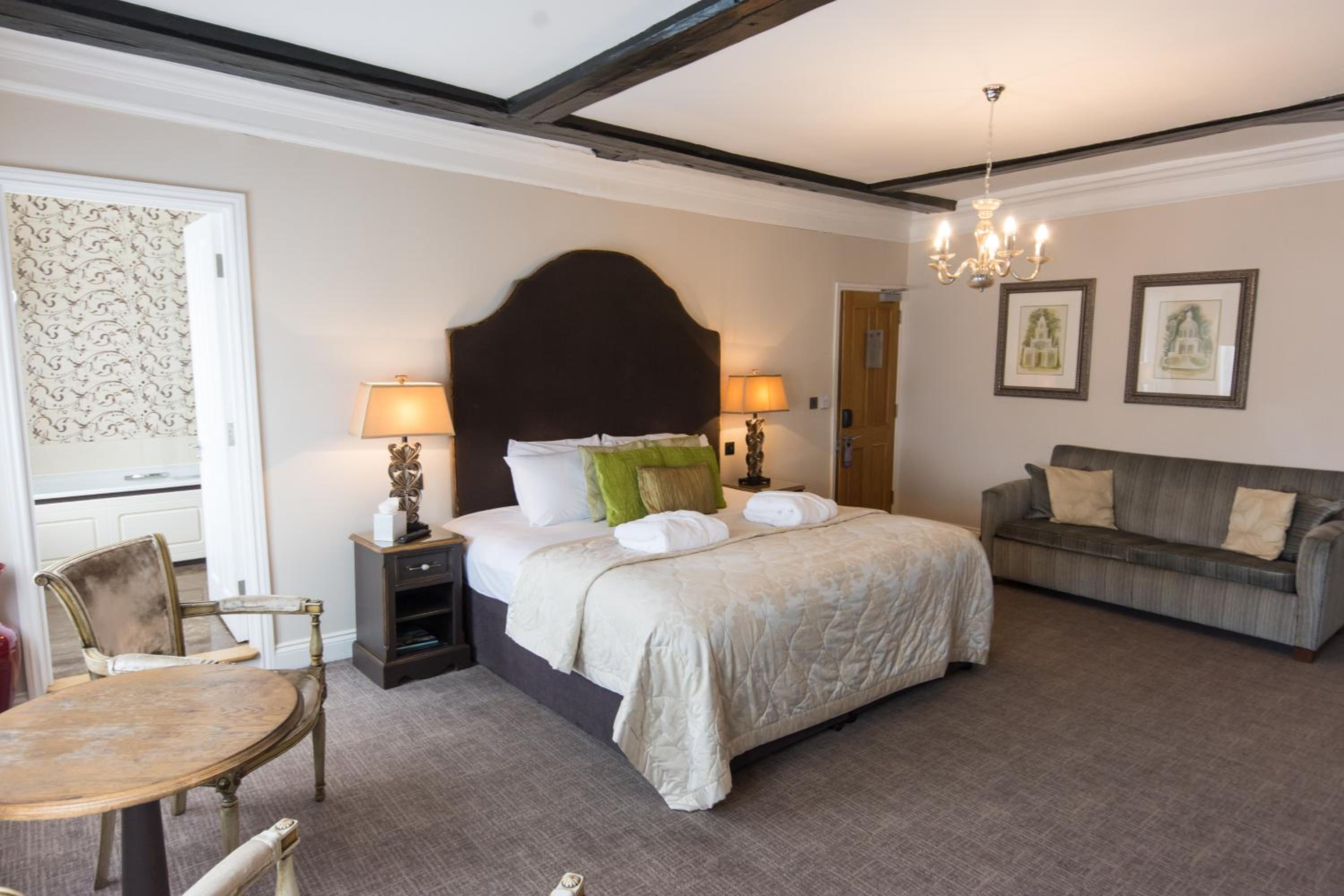 Feature Double Room - Photo 7