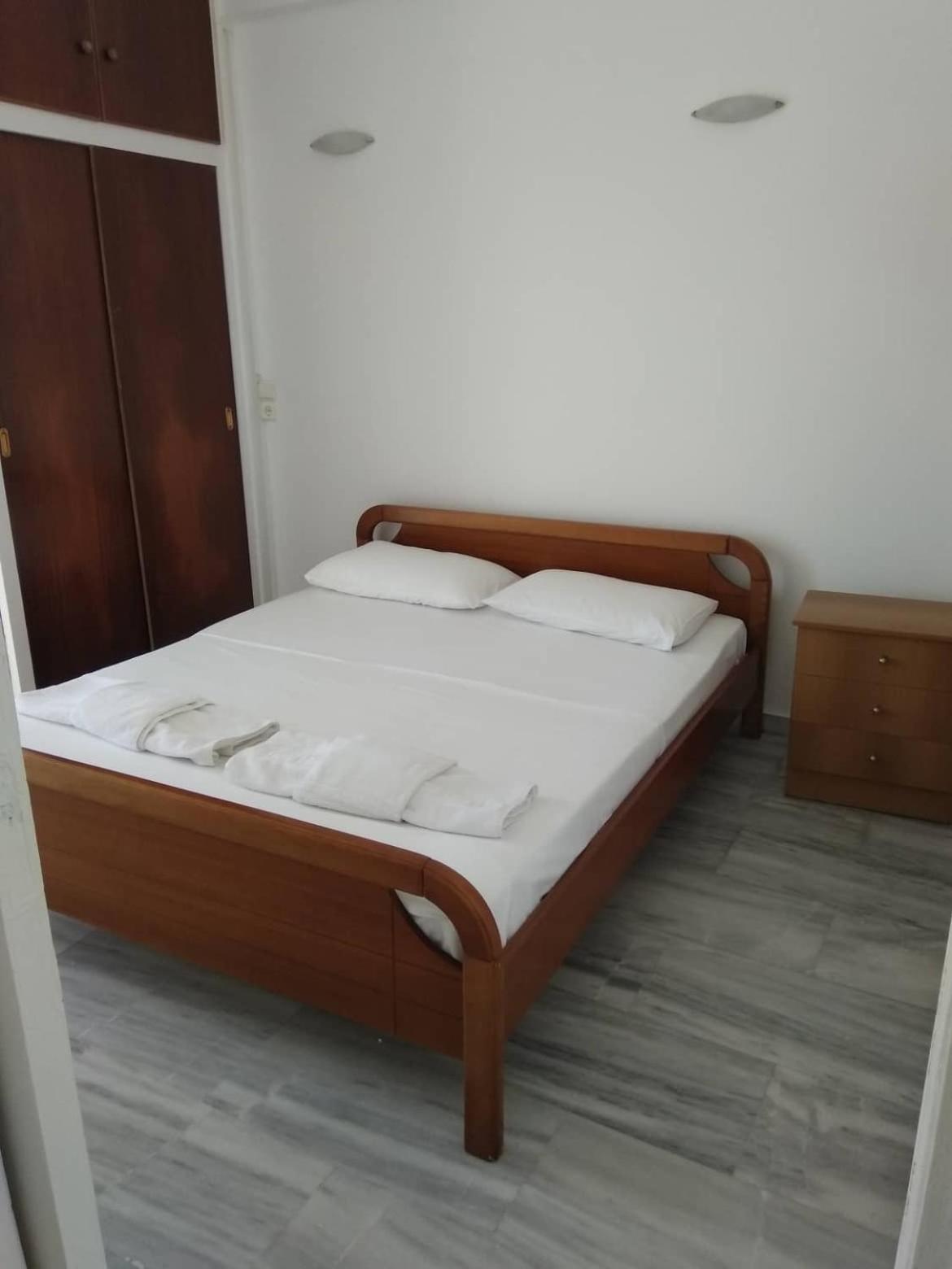 One-Bedroom Apartment with Sea View
