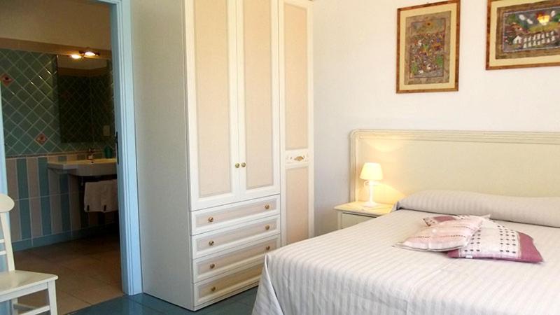 Large Double or Twin Room photo 1