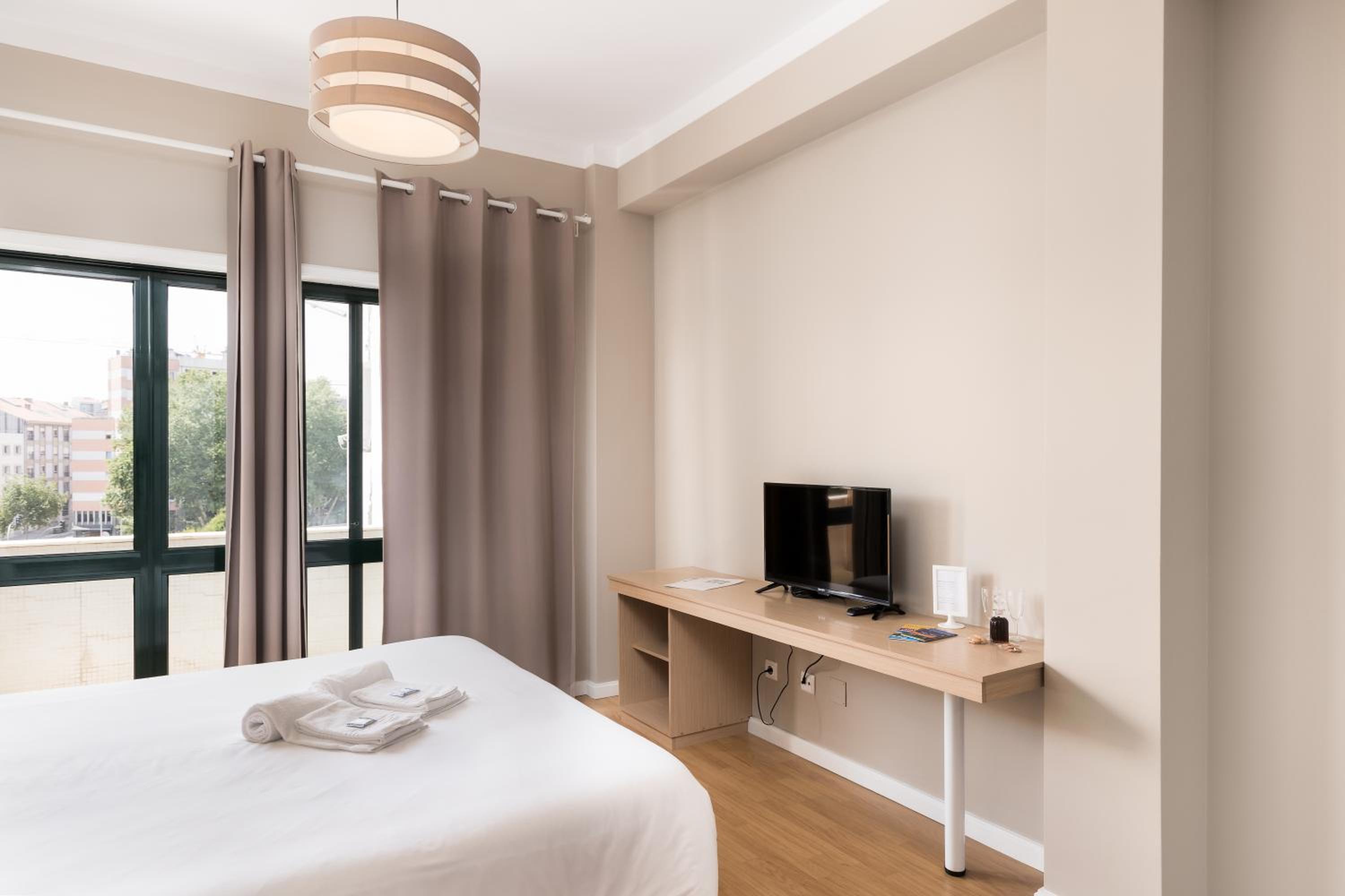 Double Room with Balcony - Photo 1