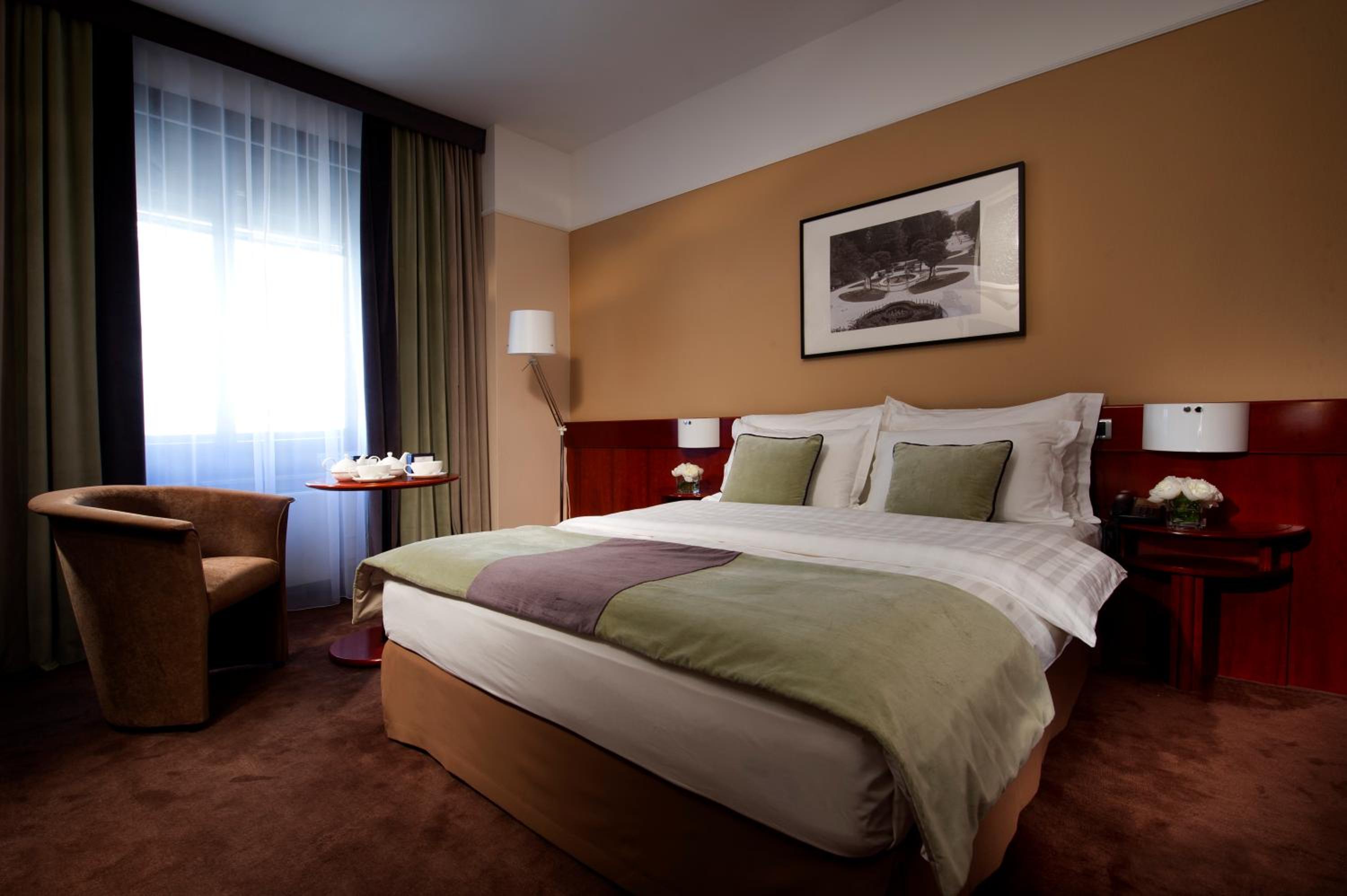 Special Offer - Comfort Double Room with Exclusive New Year's Eve Party and Buffet Dinner photo 1