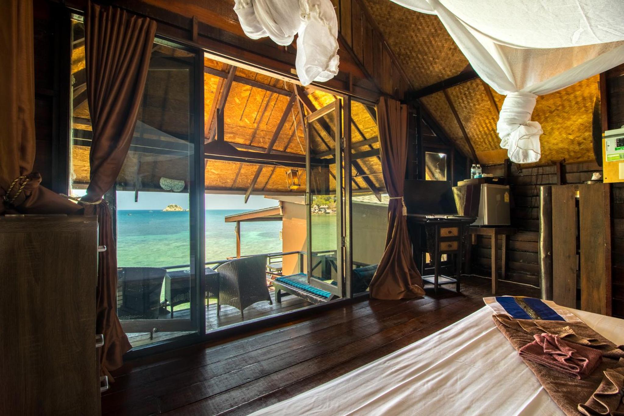 Bungalow with Sea View (Good Seaview Bungalow) - Photo 1