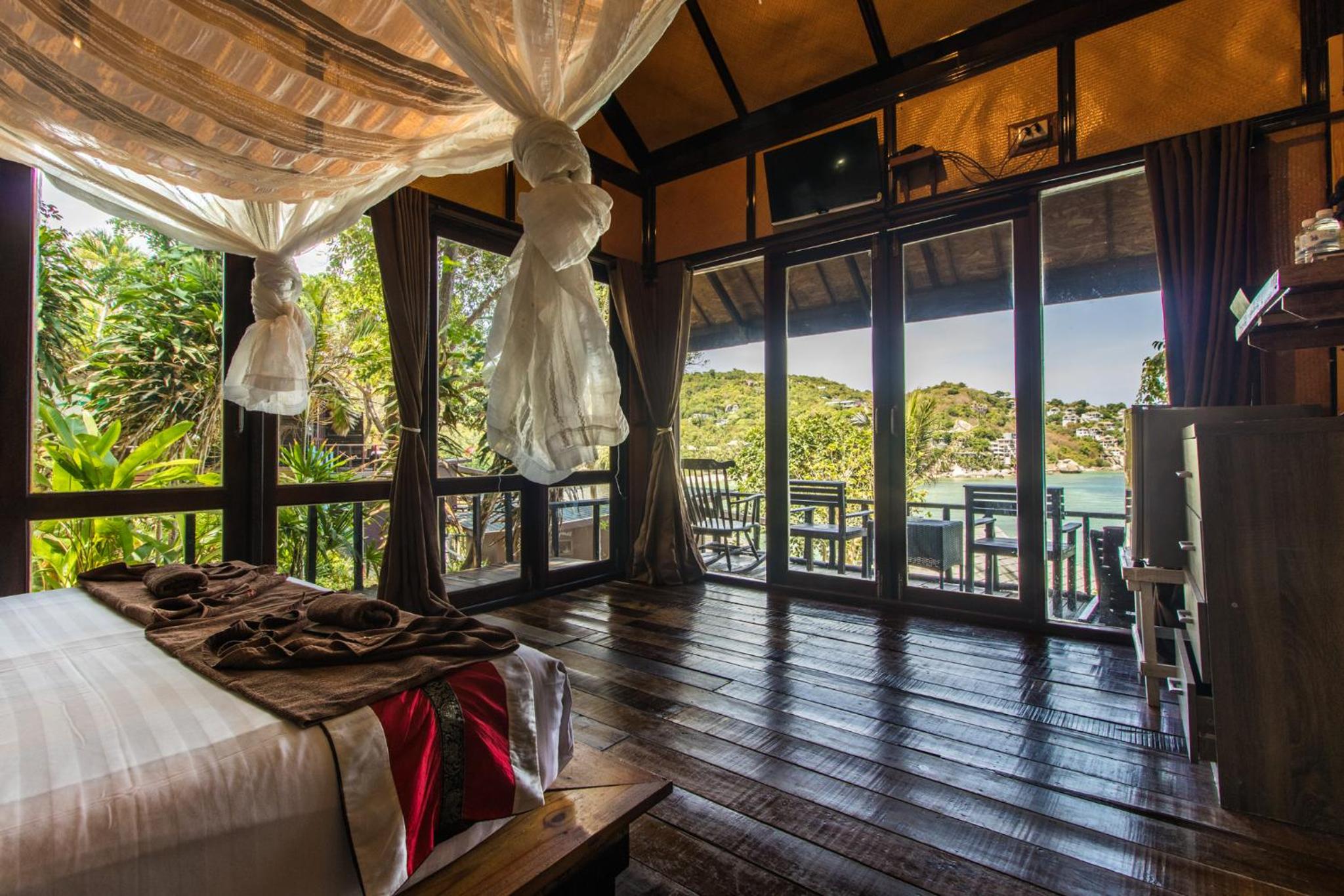 Bungalow with Sea View - Photo 5