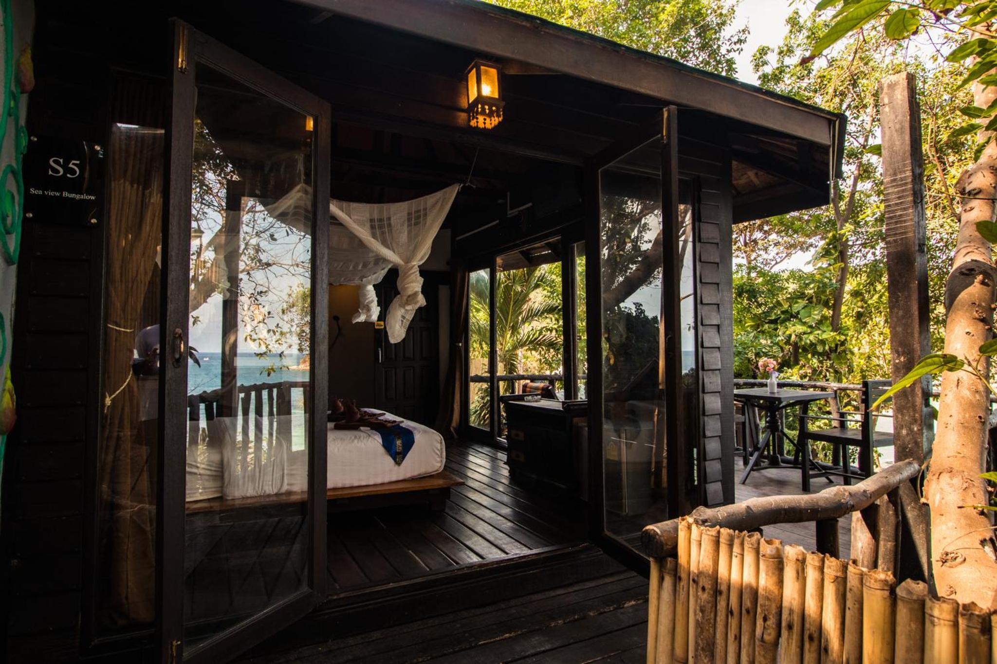 Bungalow with Sea View - Photo 14