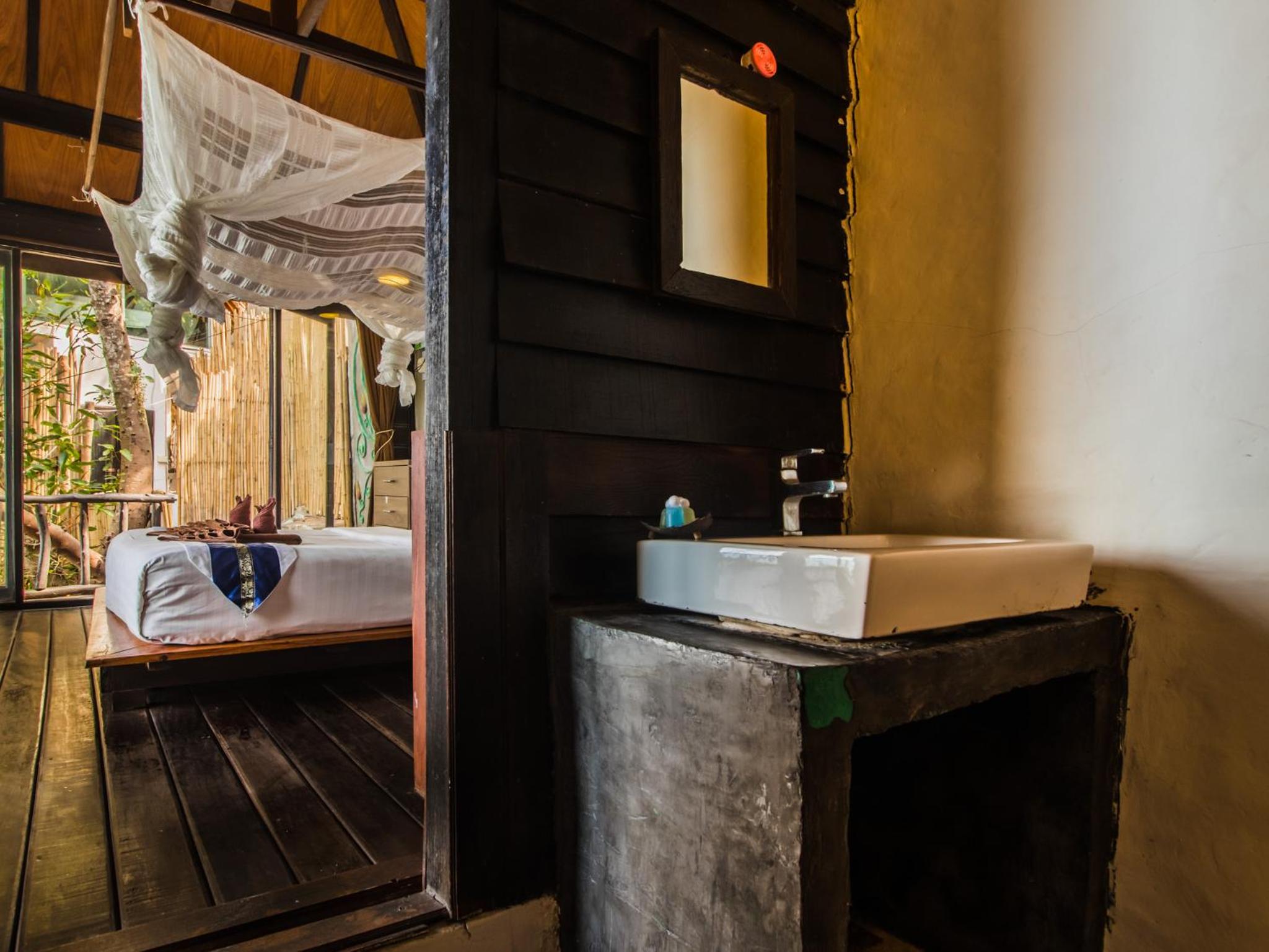 Bungalow with Sea View - Photo 10