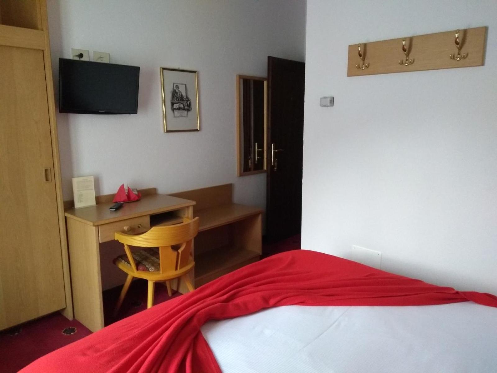 Double or Twin Room photo 2