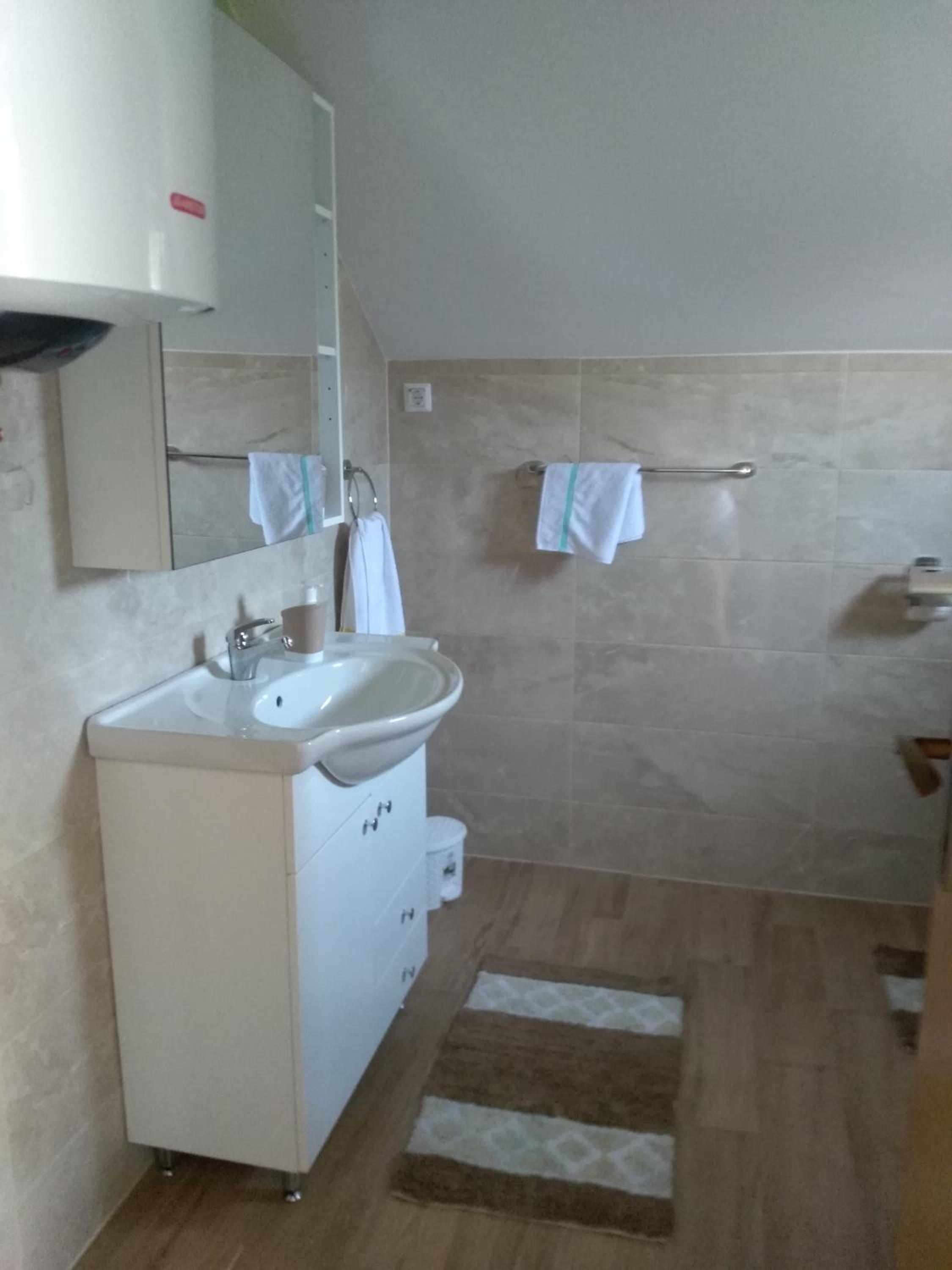 Apartment - Photo 60