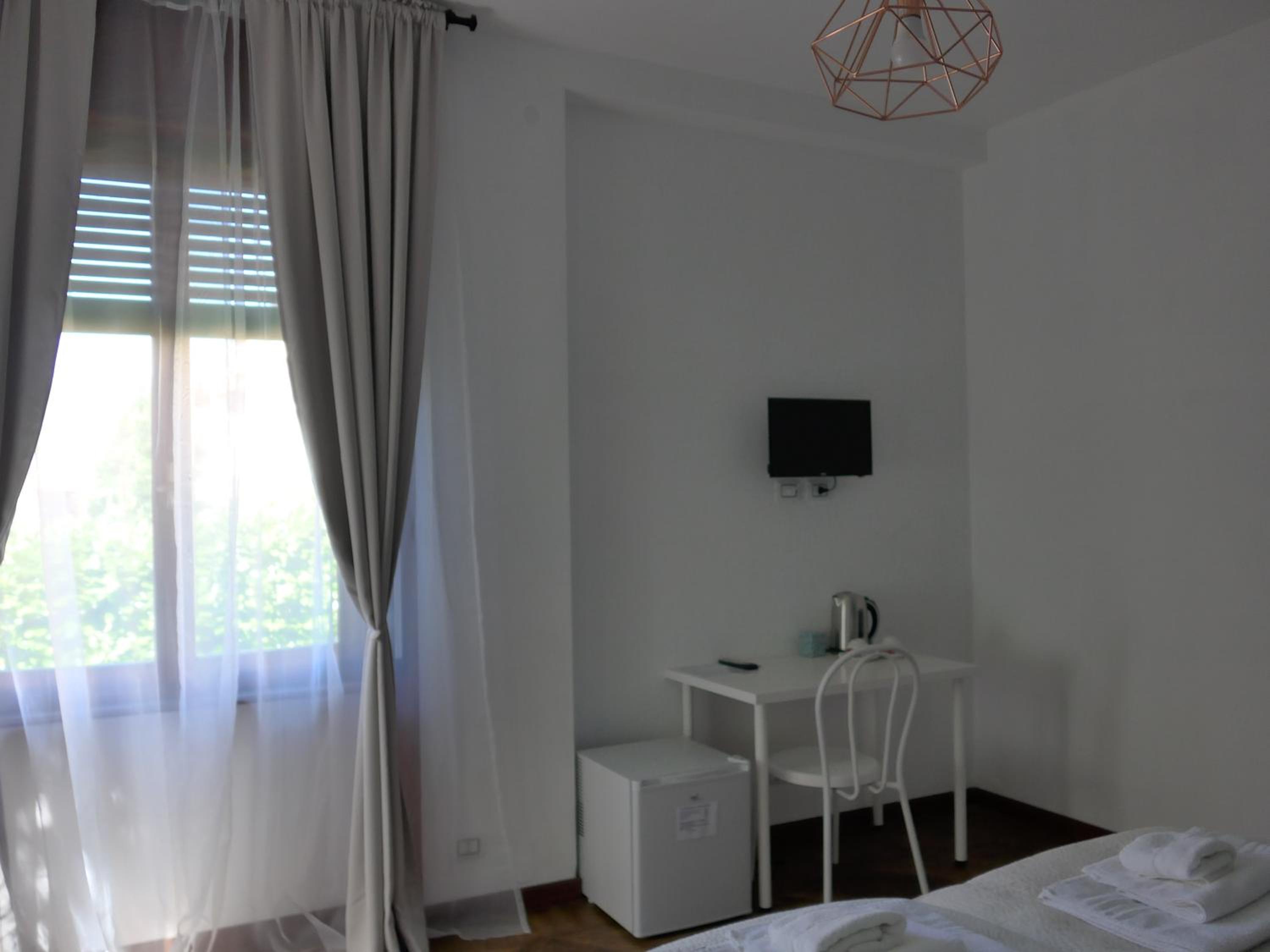 Large Double or Twin Room photo 3
