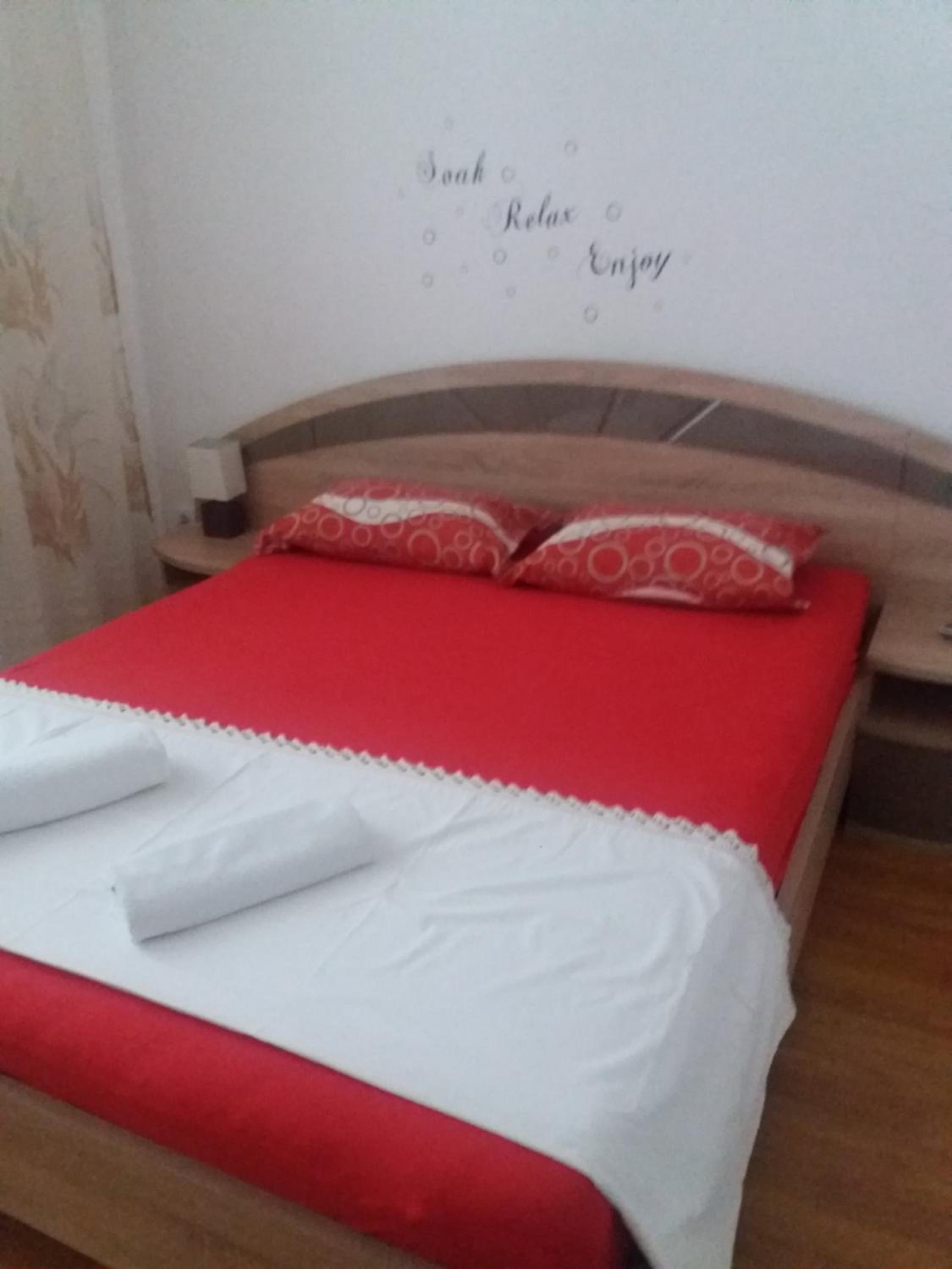 Standard Double Room - Photo 17