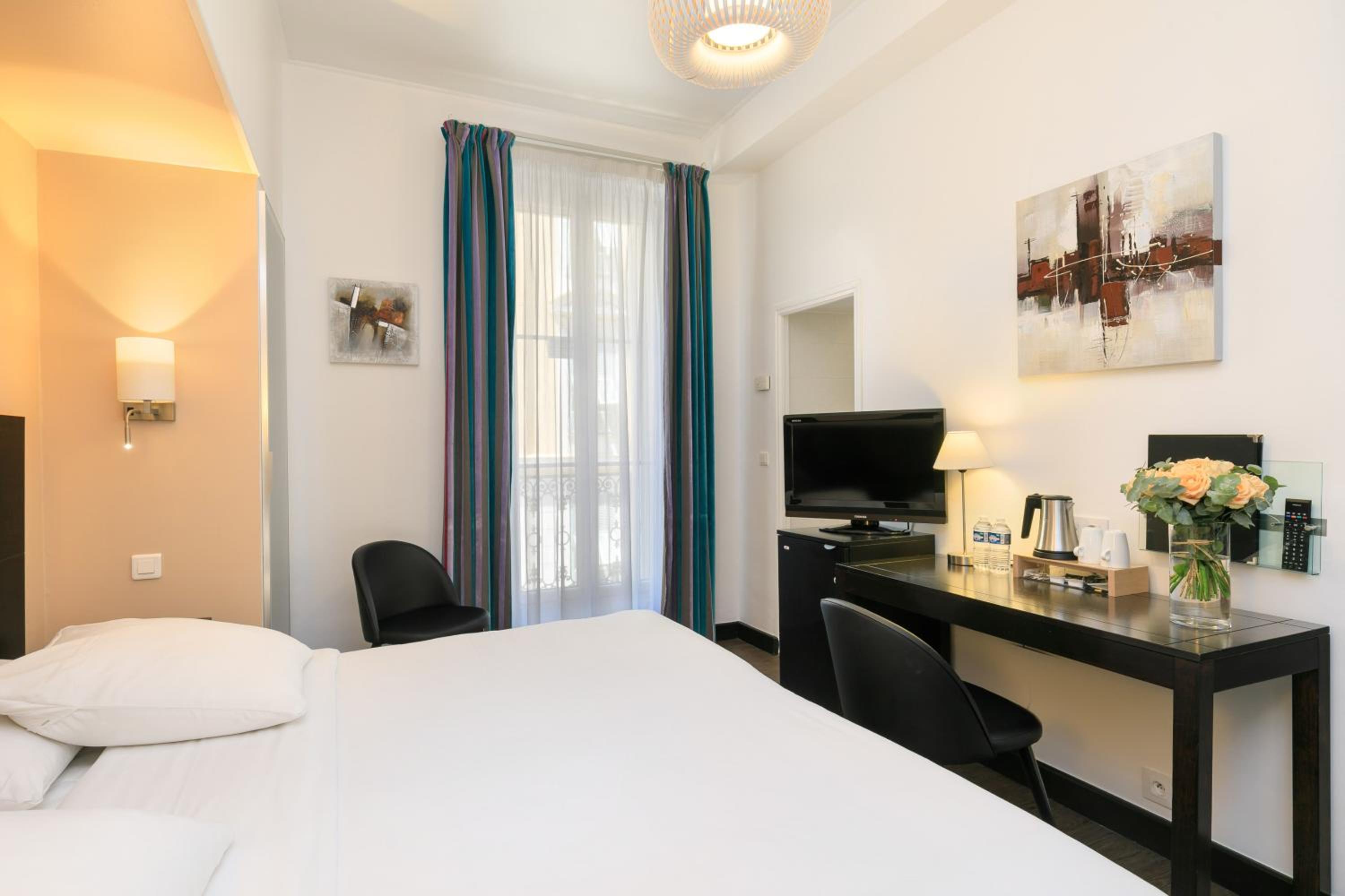 Superior Double or Twin Room - Photo 3