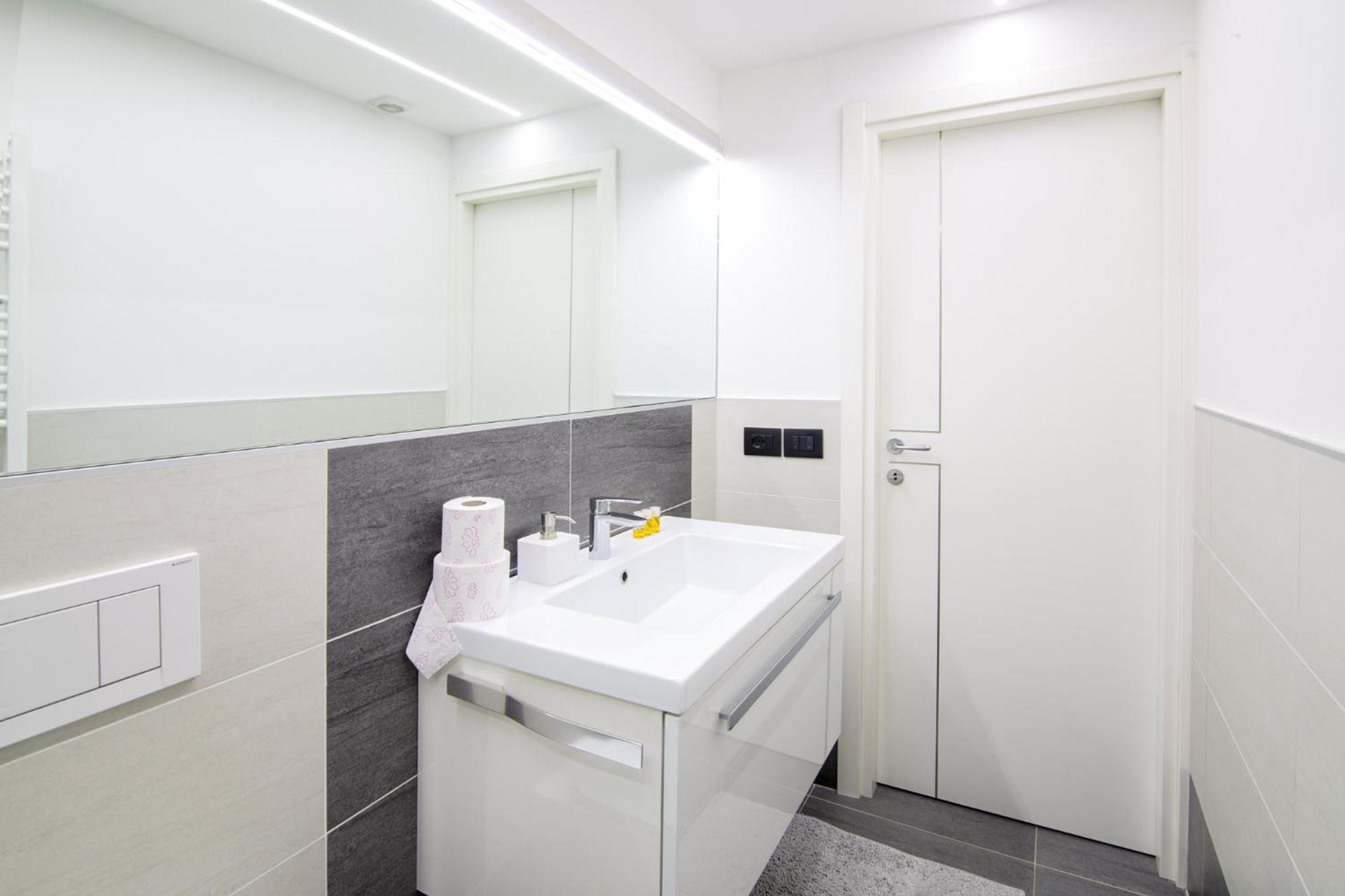 Standard Single Room with Shared Bathroom photo 2