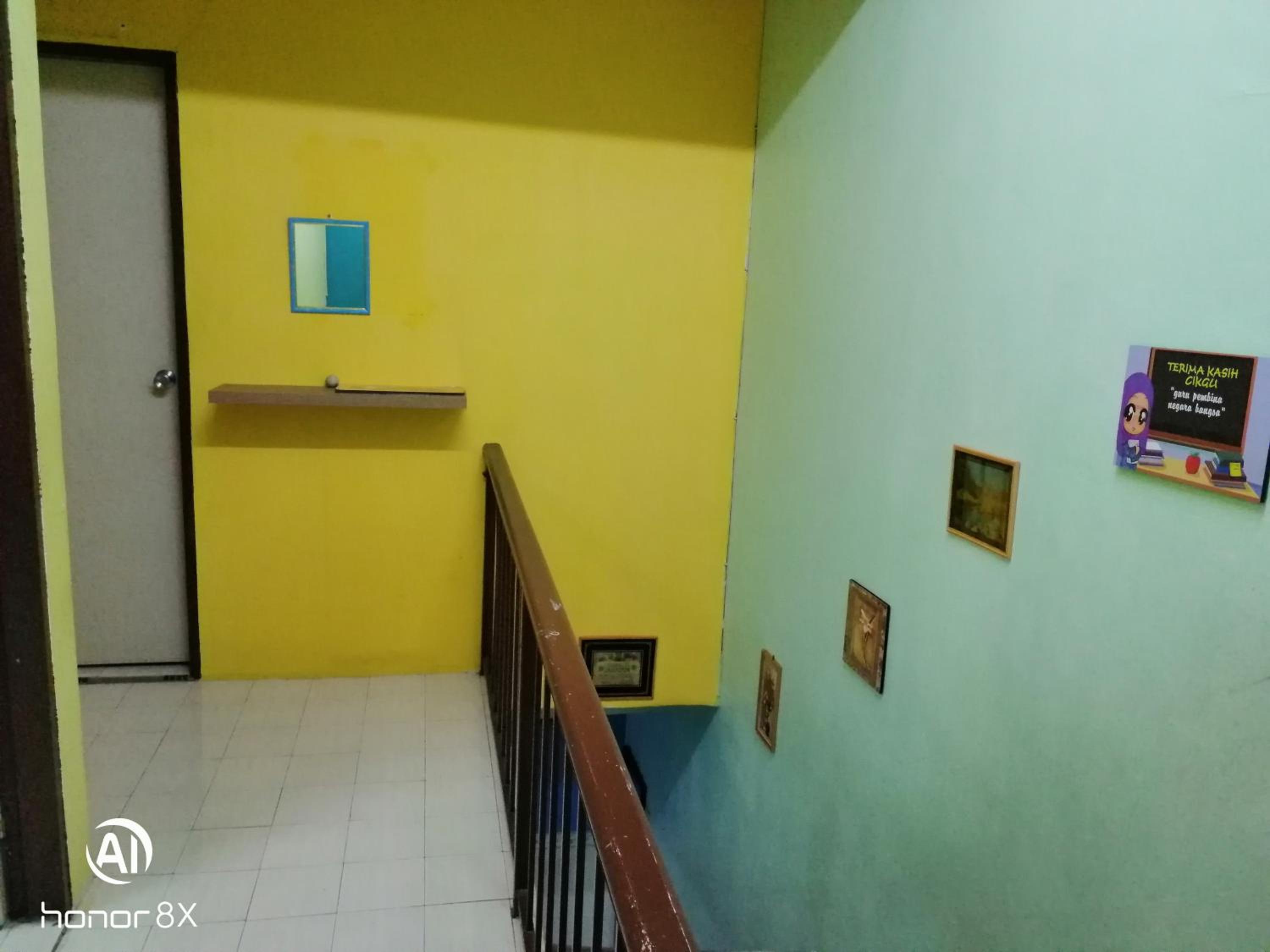 Three-Bedroom House photo 3