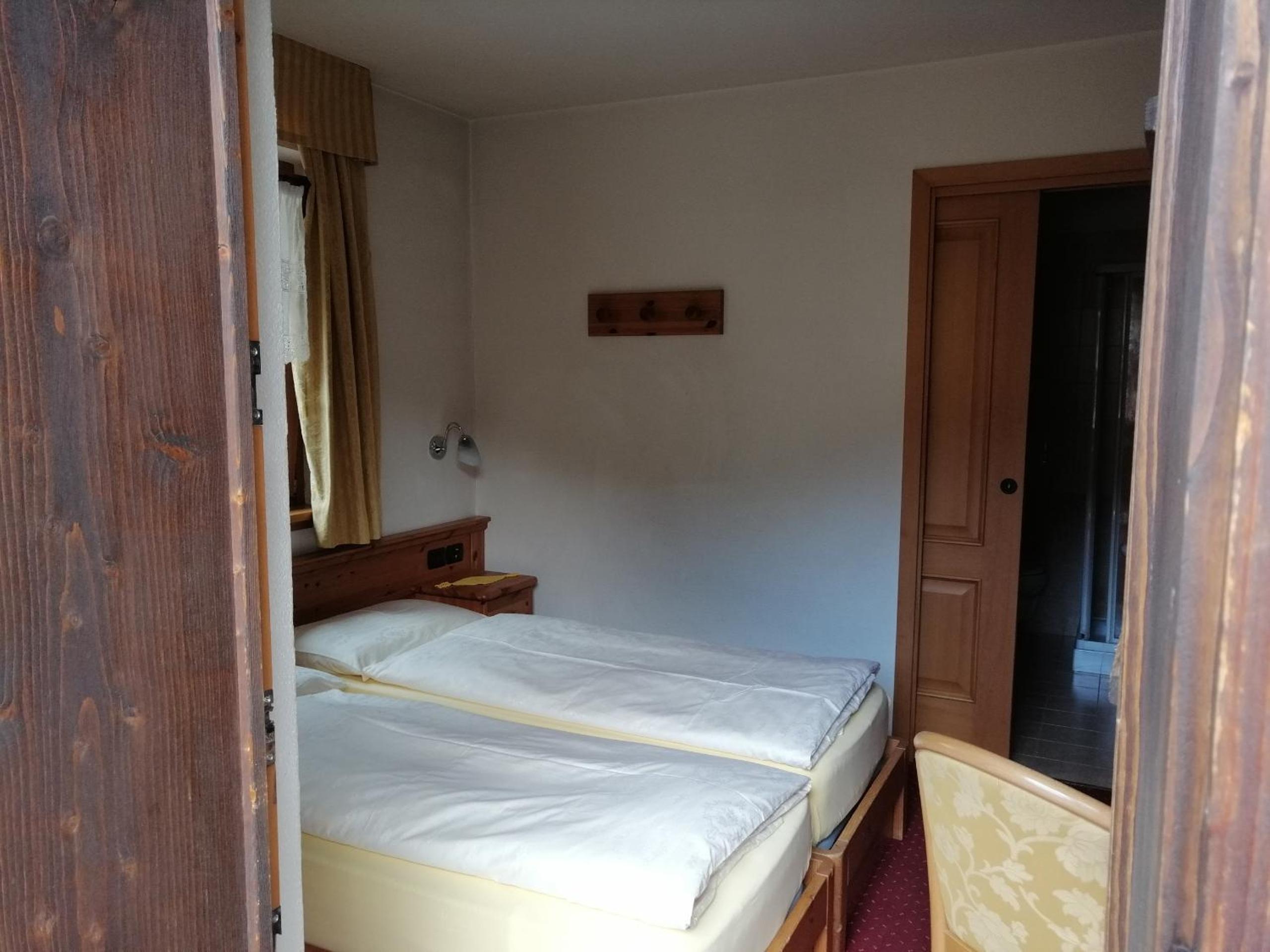  Small Twin Room with Balcony photo 2