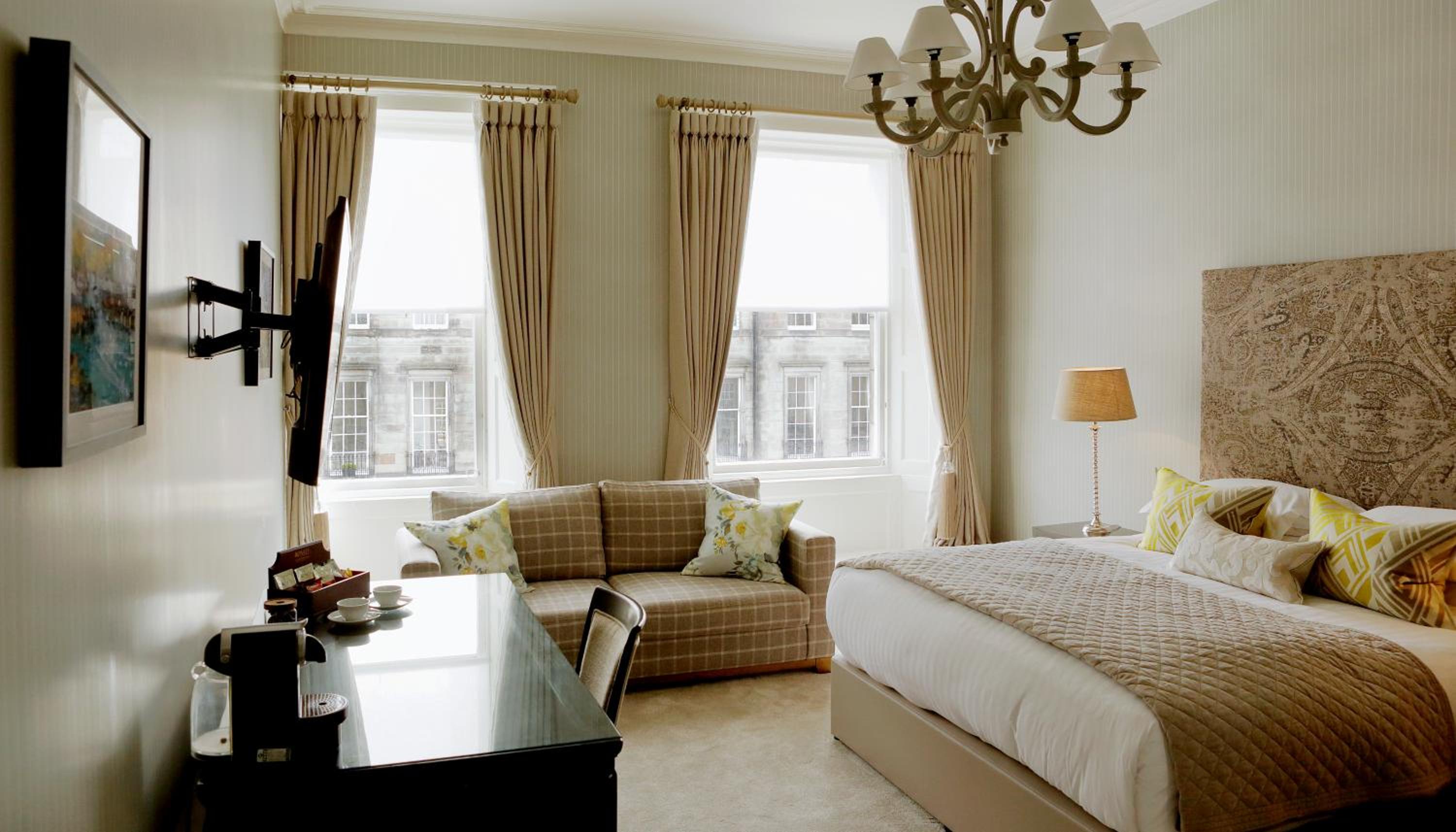 Townhouse Grand - Photo 21