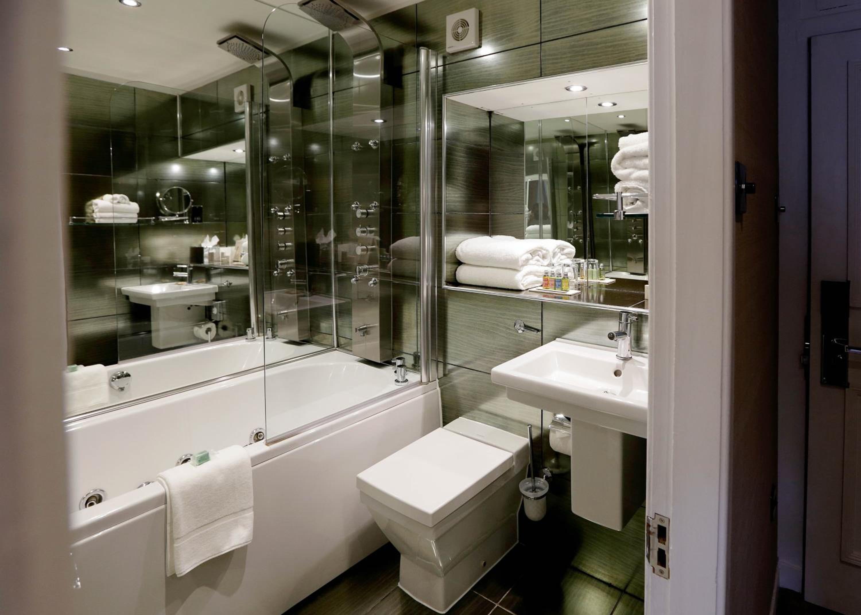 Townhouse Grand - Photo 25
