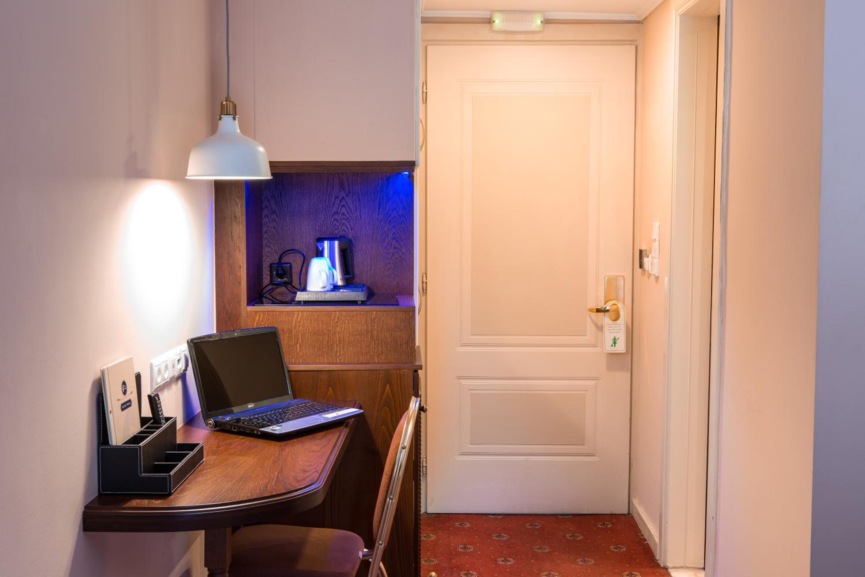 Standard Twin Room - Photo 5