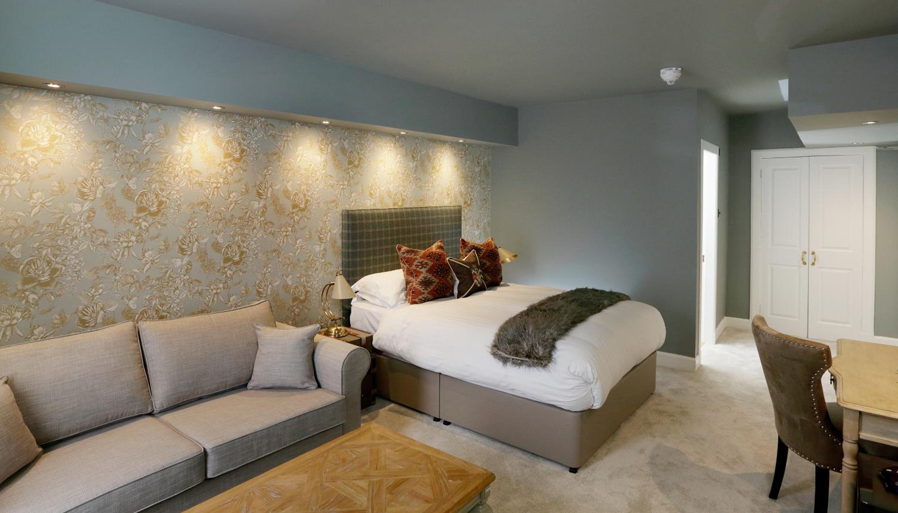 Townhouse Grand - Photo 18