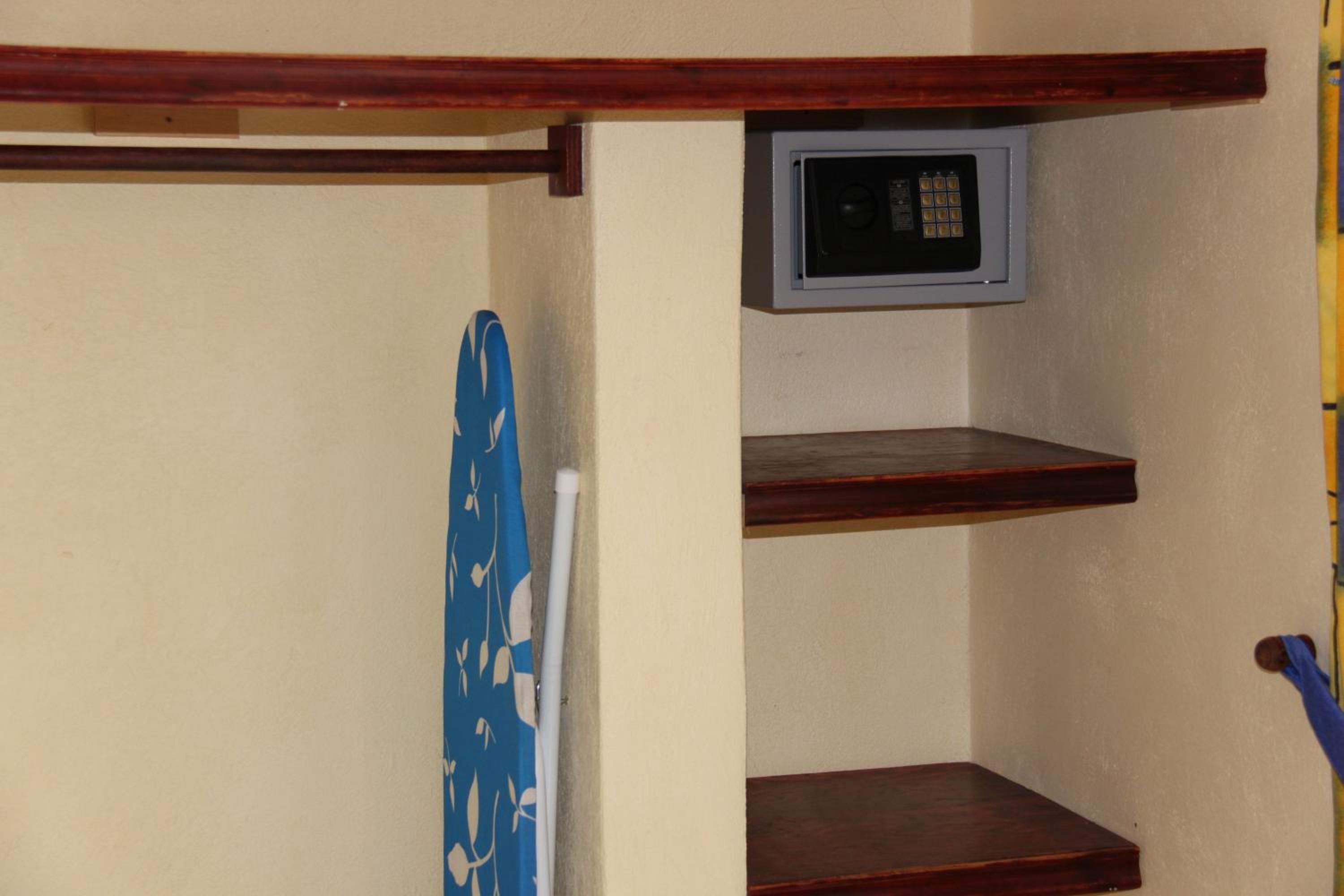  Double Room with Two Double Beds (2 Adults + 2 Children) photo 2