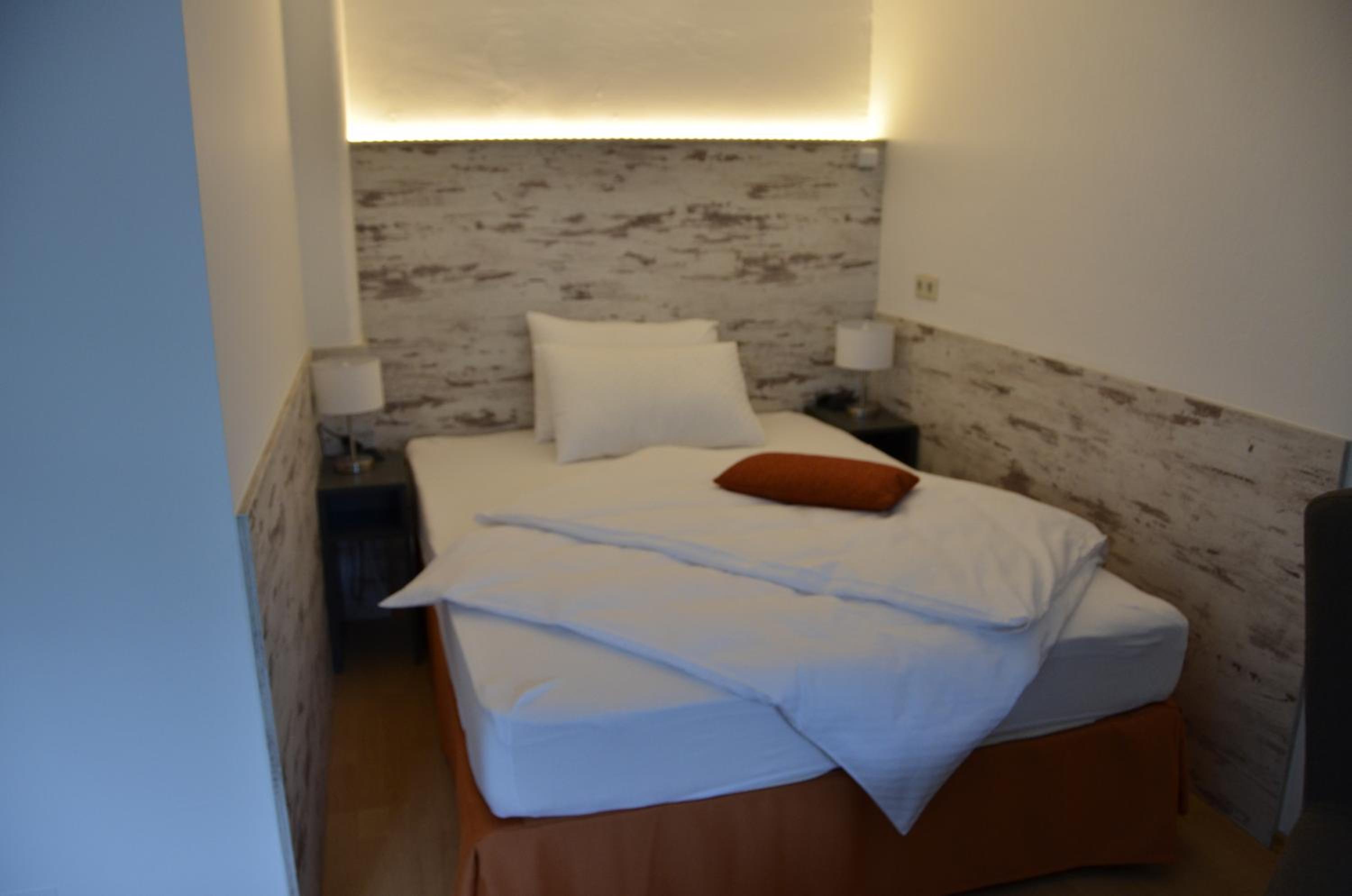 Apartment with Balcony photo 3