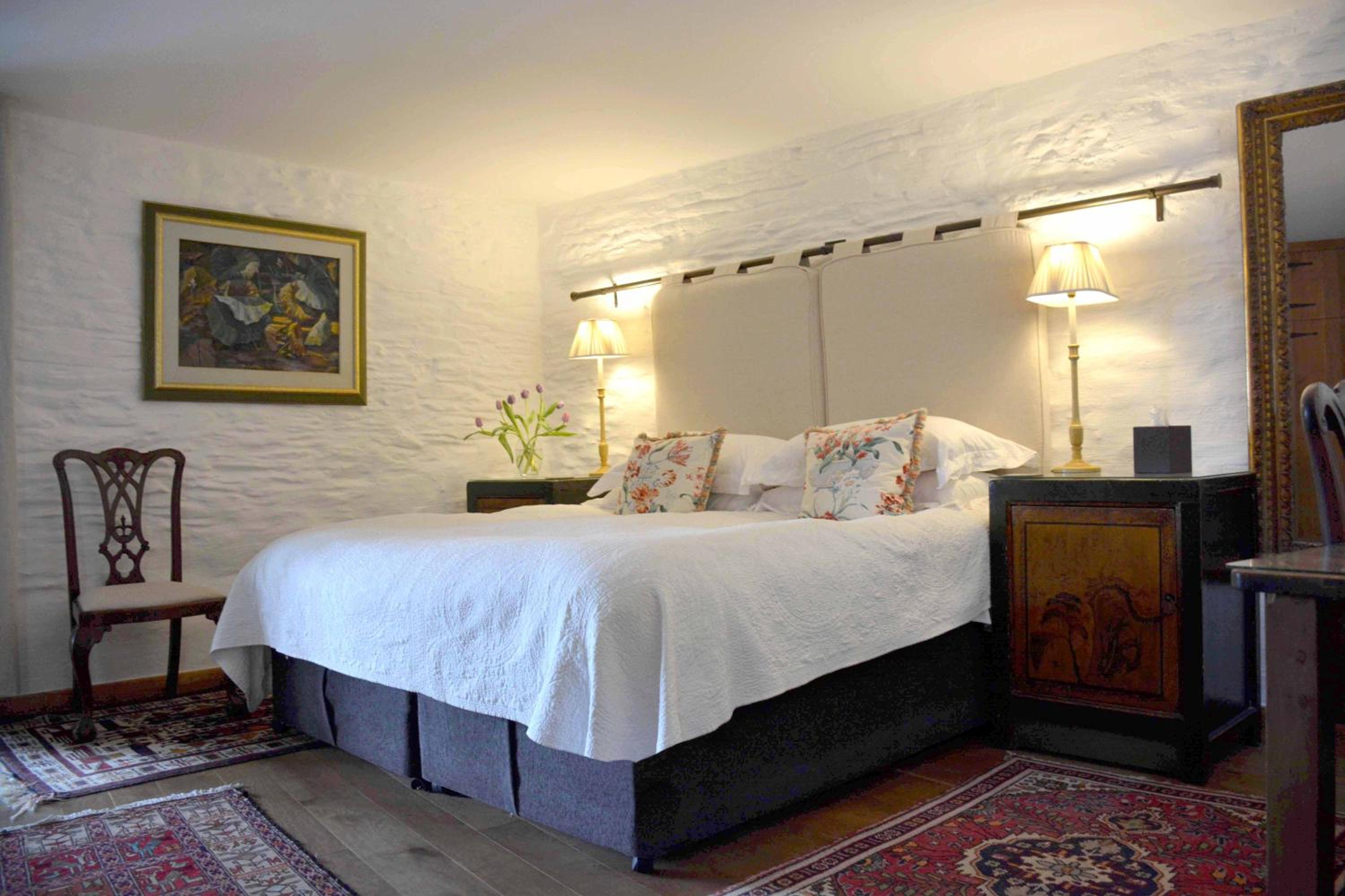 Deluxe King Suite photo 3