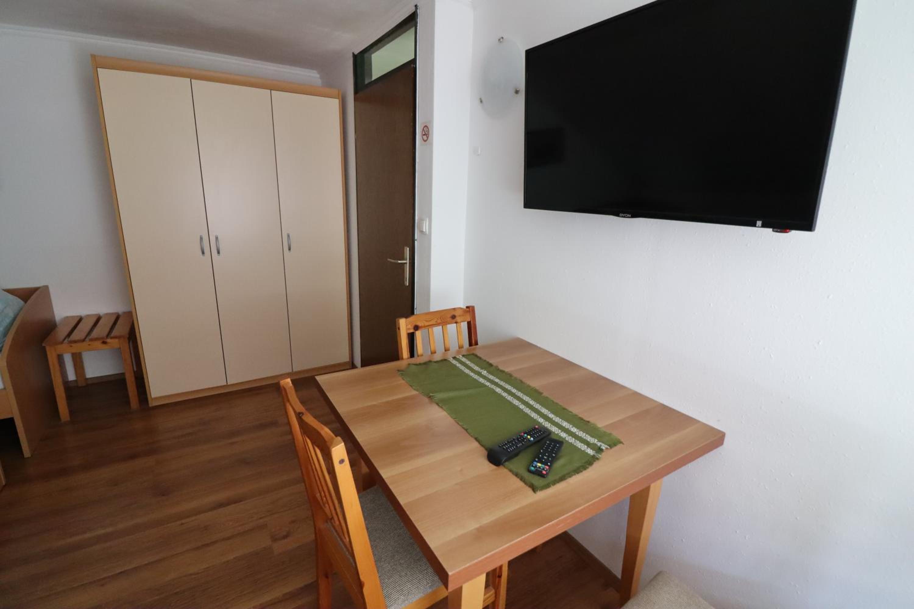 Studio (4 Adults) - Photo 6