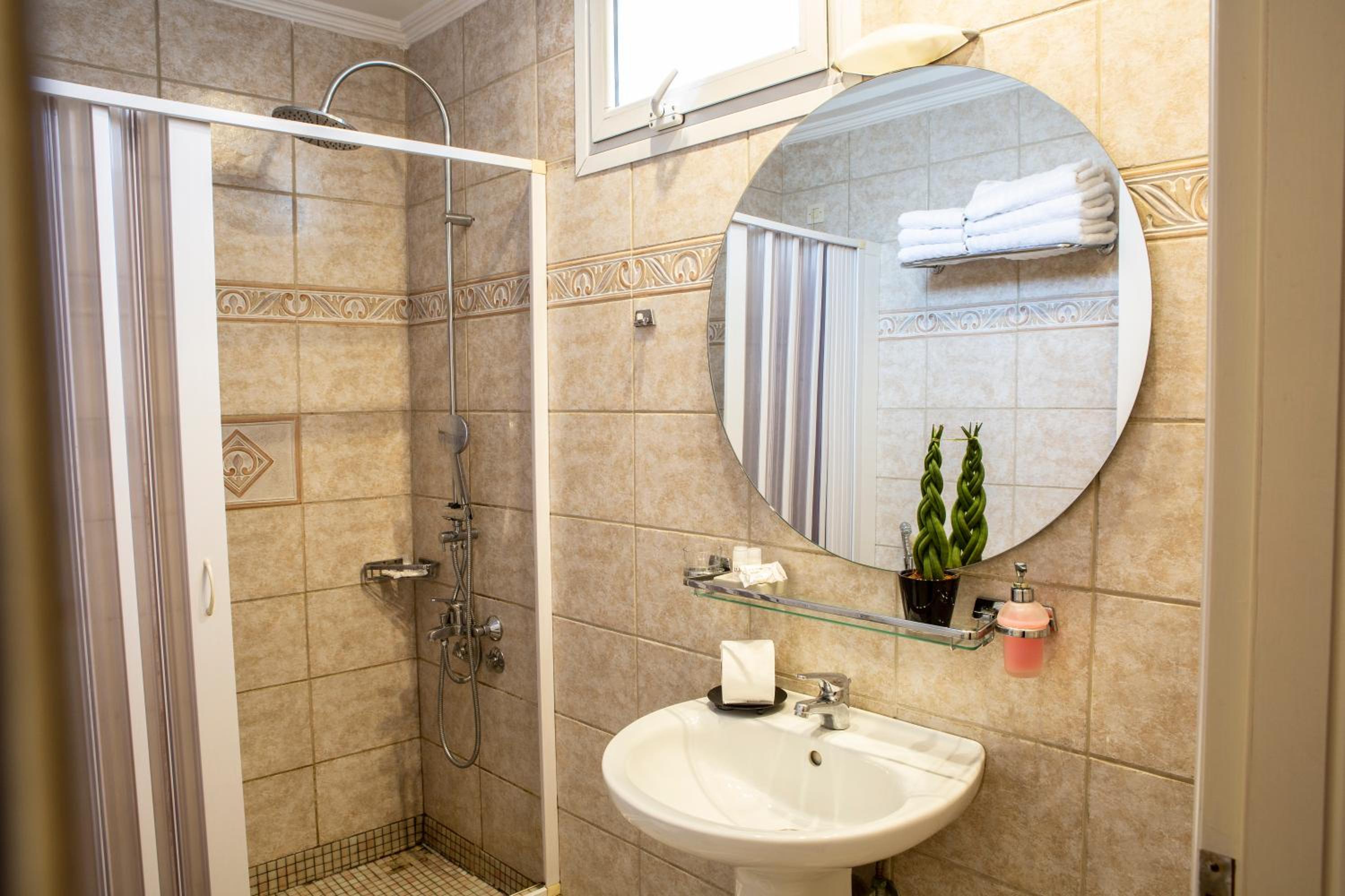 Triple Room - Photo 6