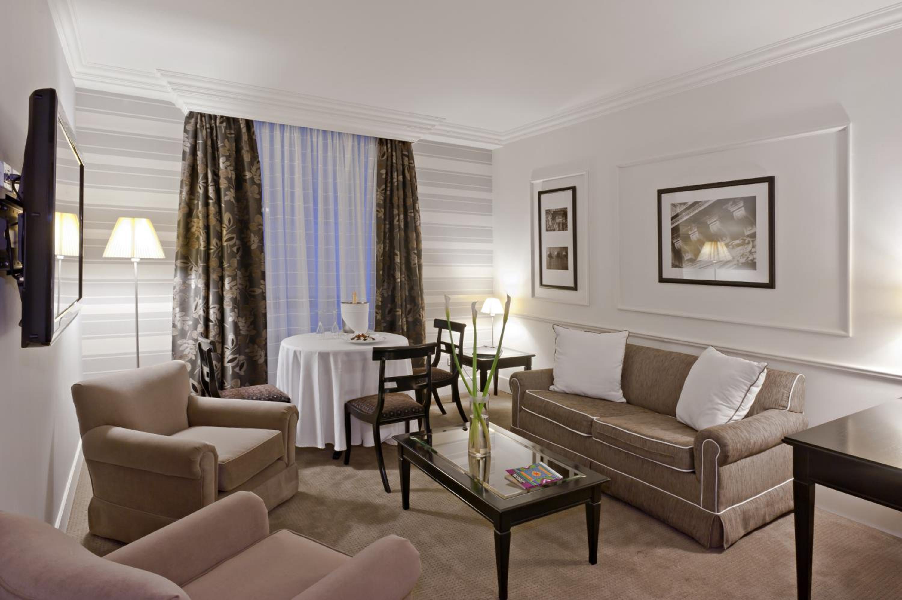 Junior Suite with 2 Beds photo 1