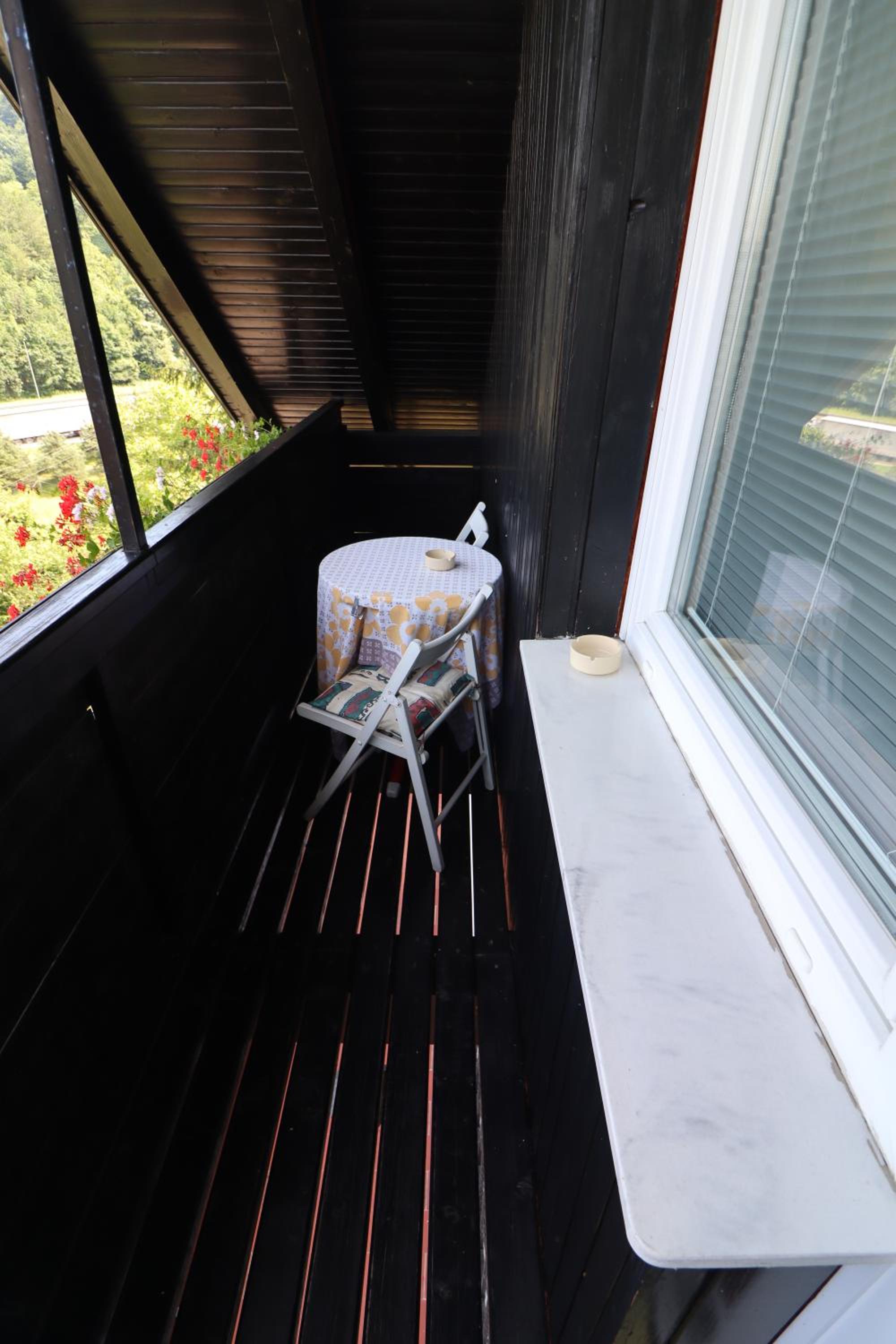 Triple Room with Balcony - Photo 9