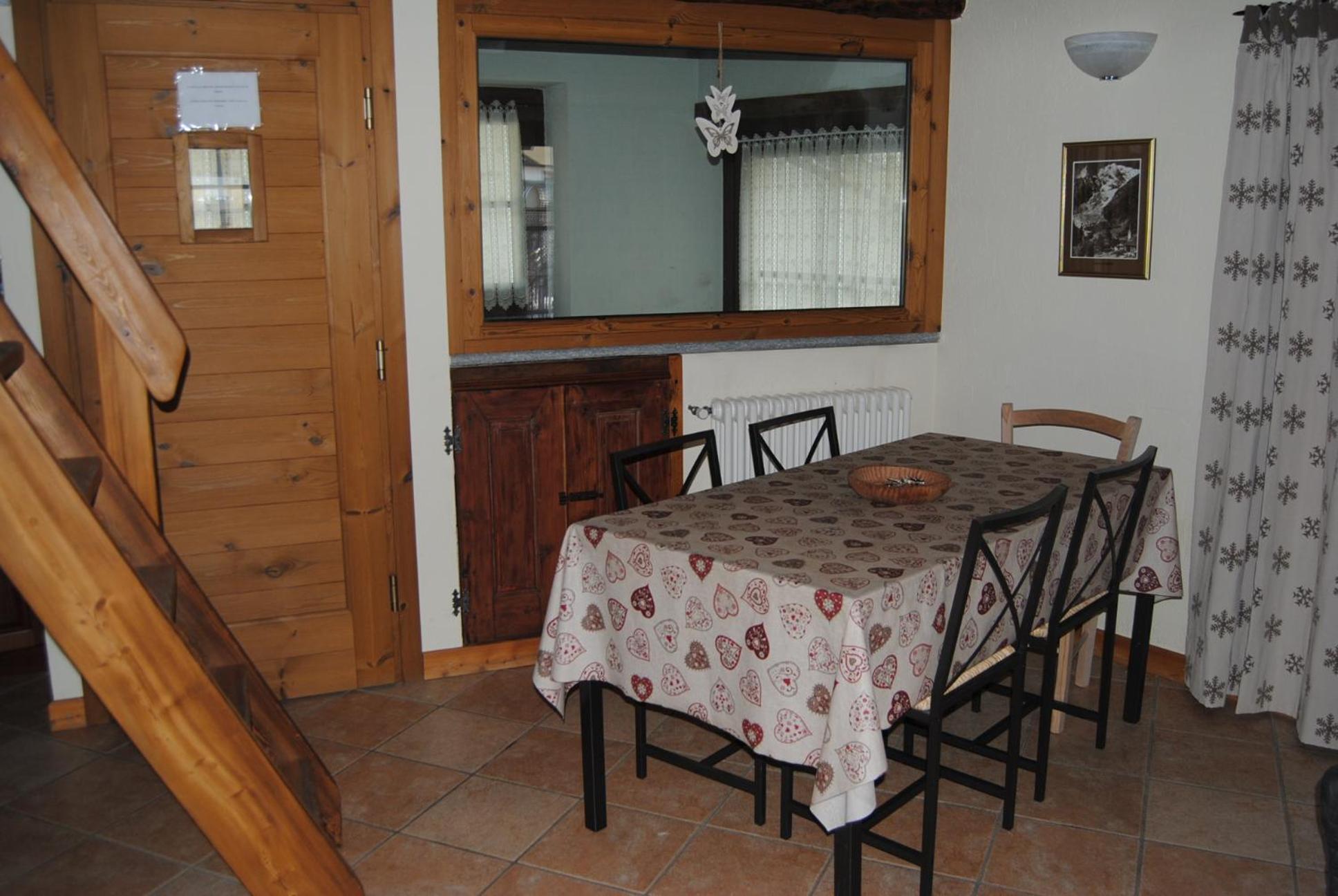 Apartment with Balcony photo 2