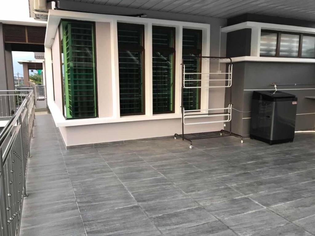 Four-Bedroom House photo 3
