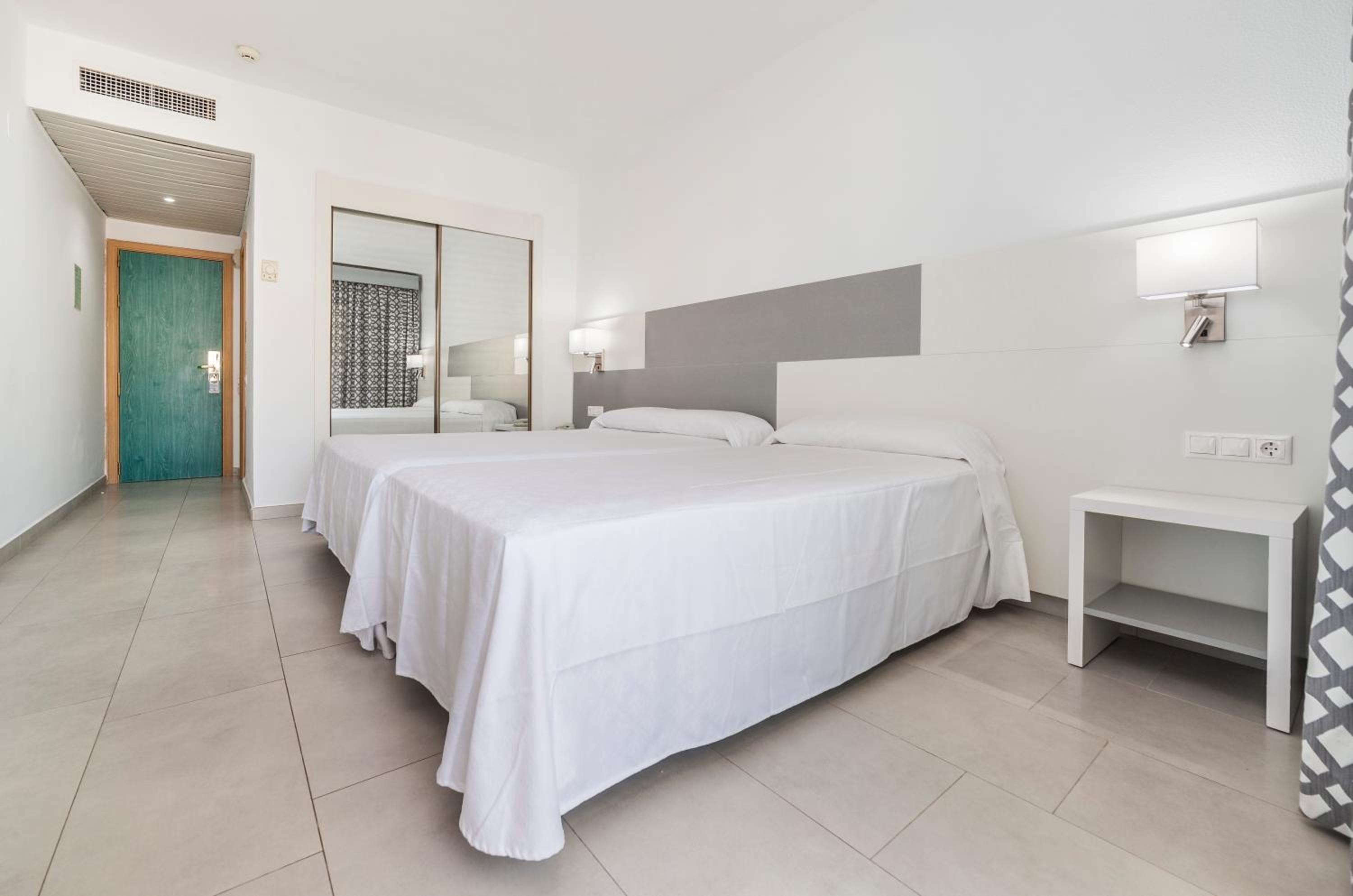 Double or Twin Room - Photo 1