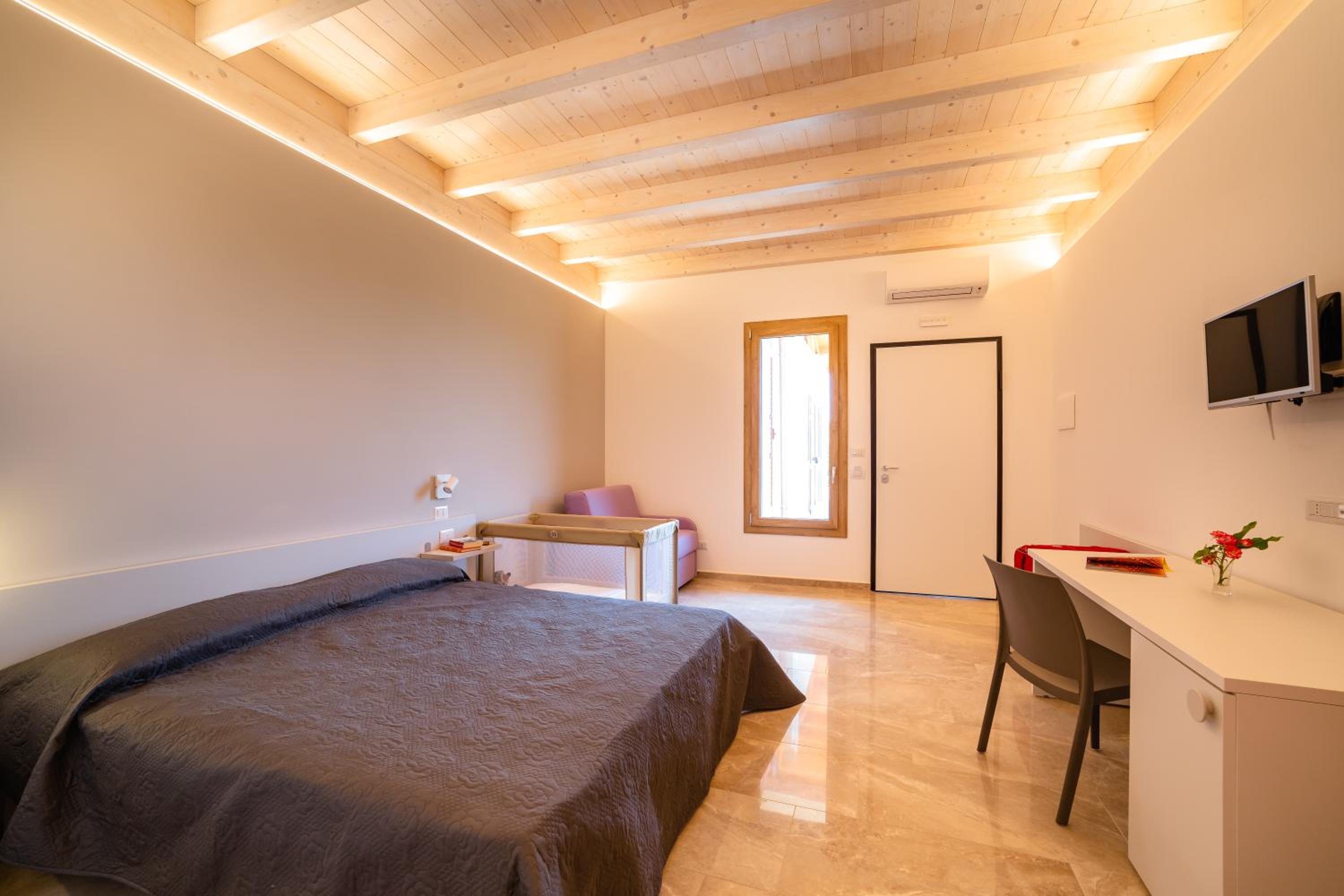 Deluxe Double Room with Extra Bed