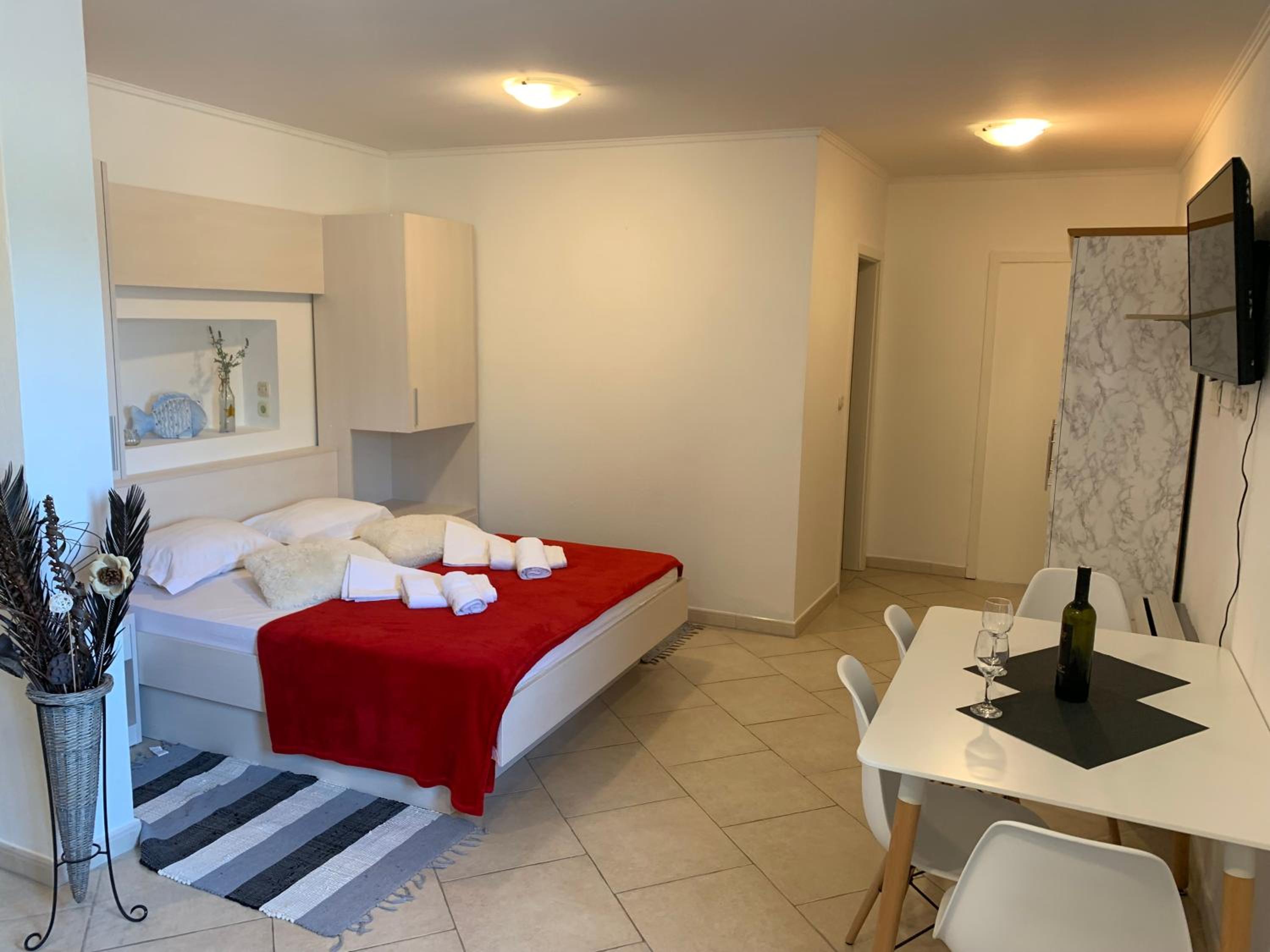 Studio Apartment photo 1