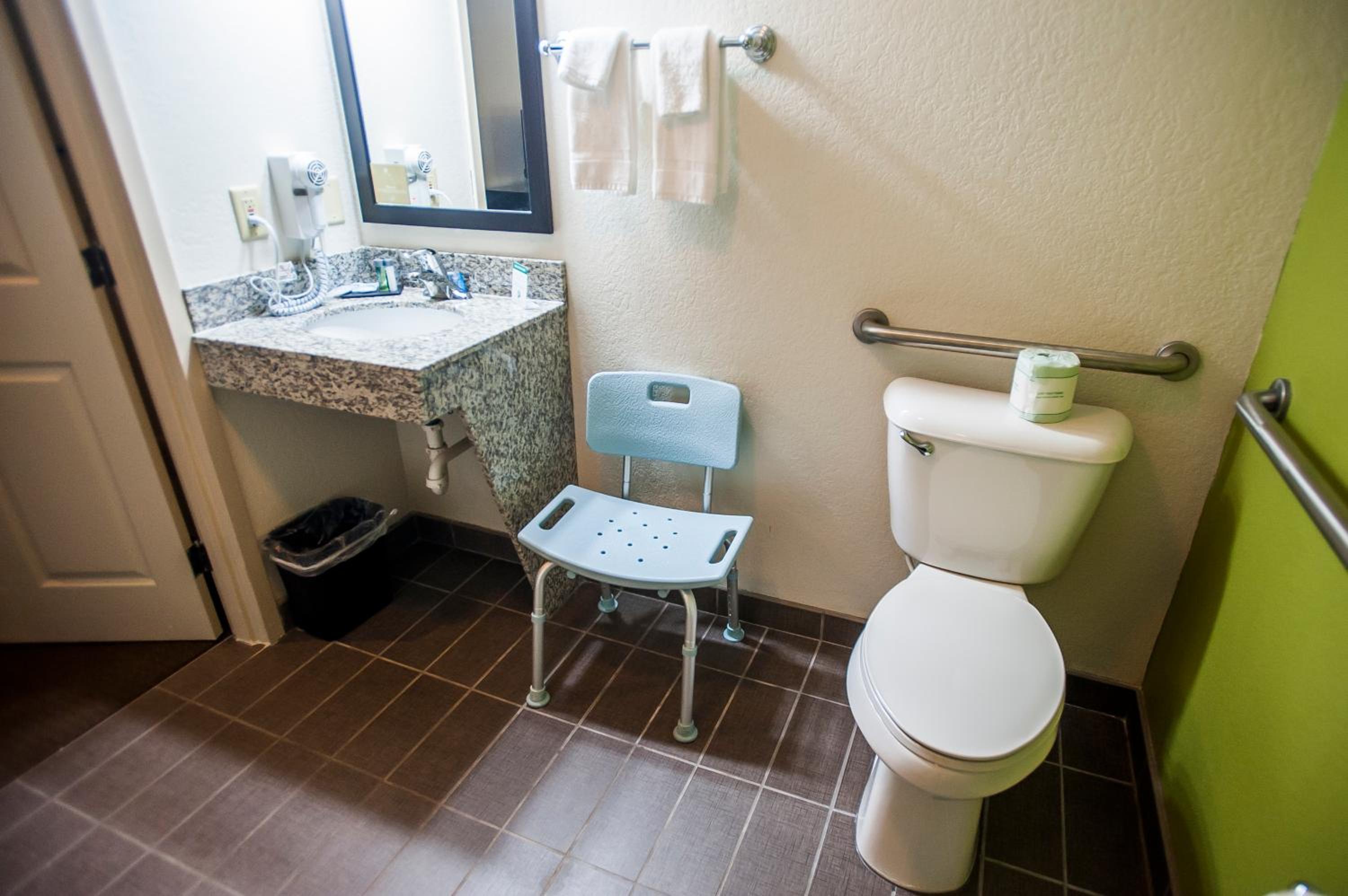 Queen Room - Disability Access/Non-Smoking - Photo 2
