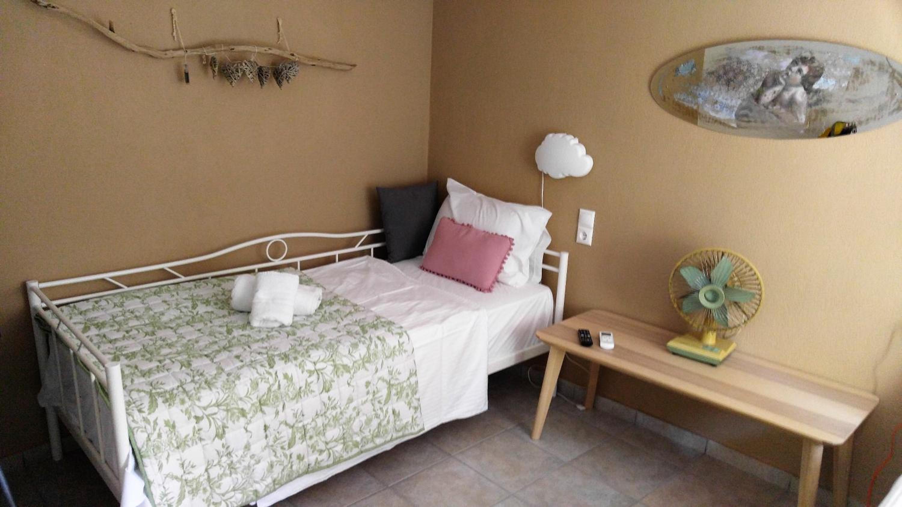 Two-Bedroom House photo 2