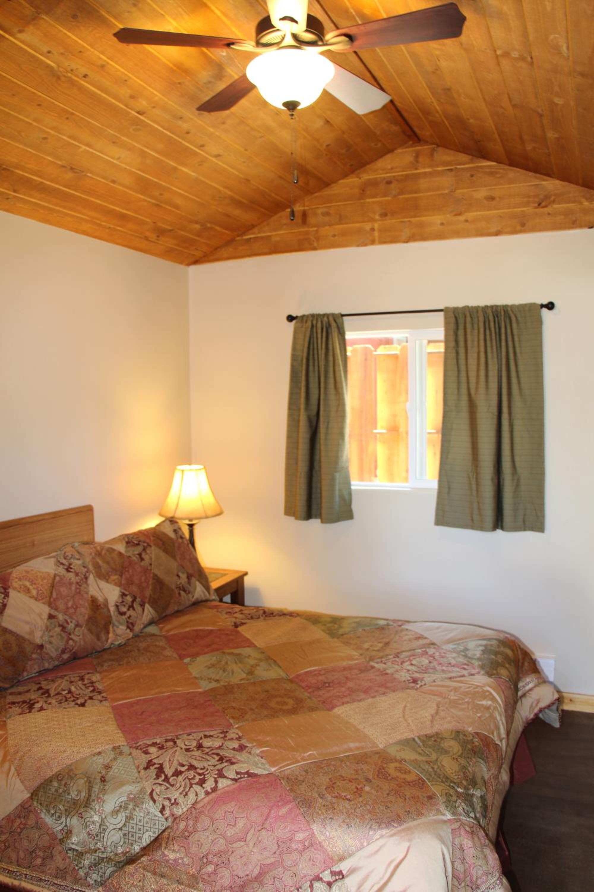 Cottage with Shared Bathroom photo 1
