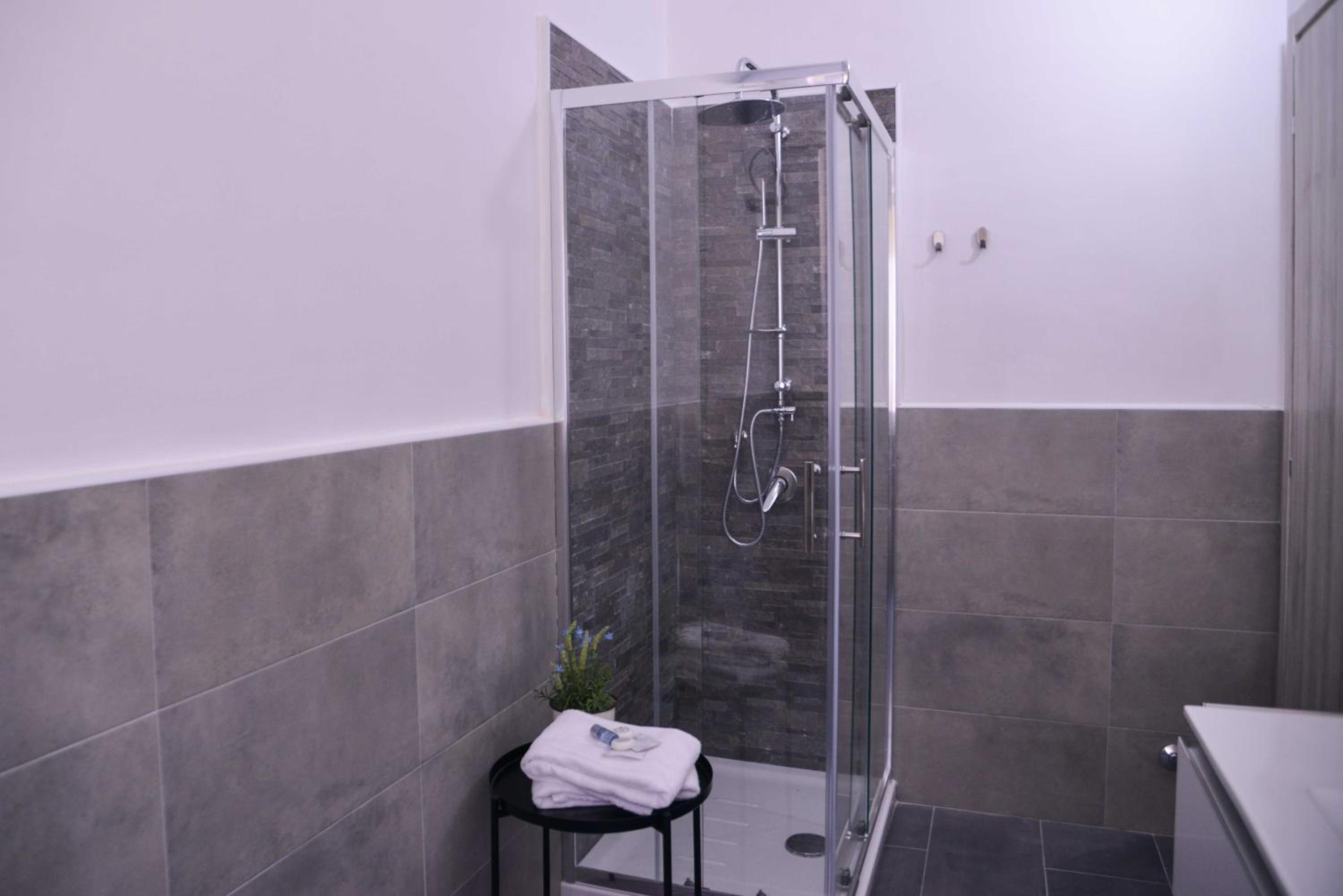 Deluxe Double Room with Extra Bed photo 3