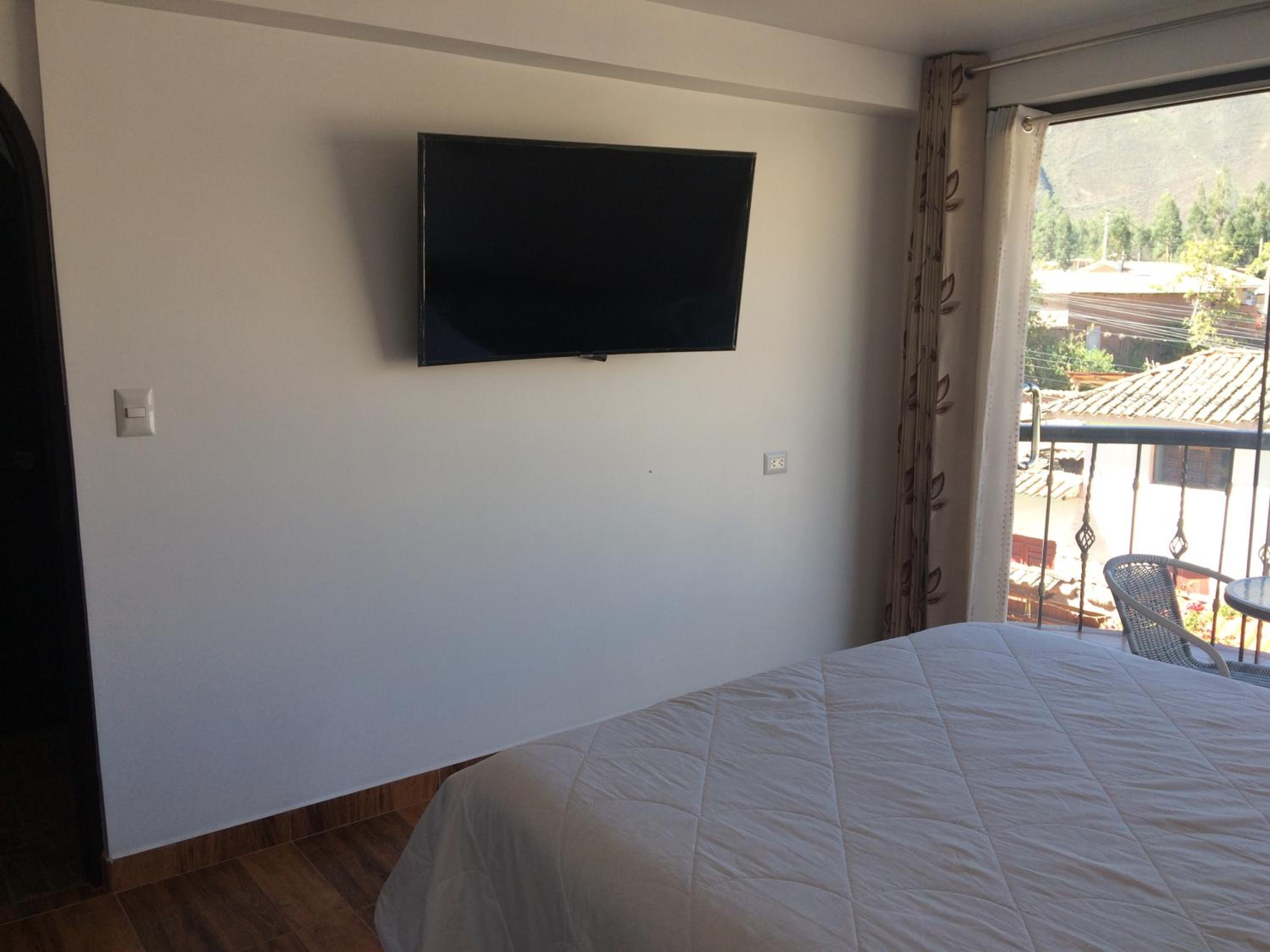 Queen Room with Balcony photo 3