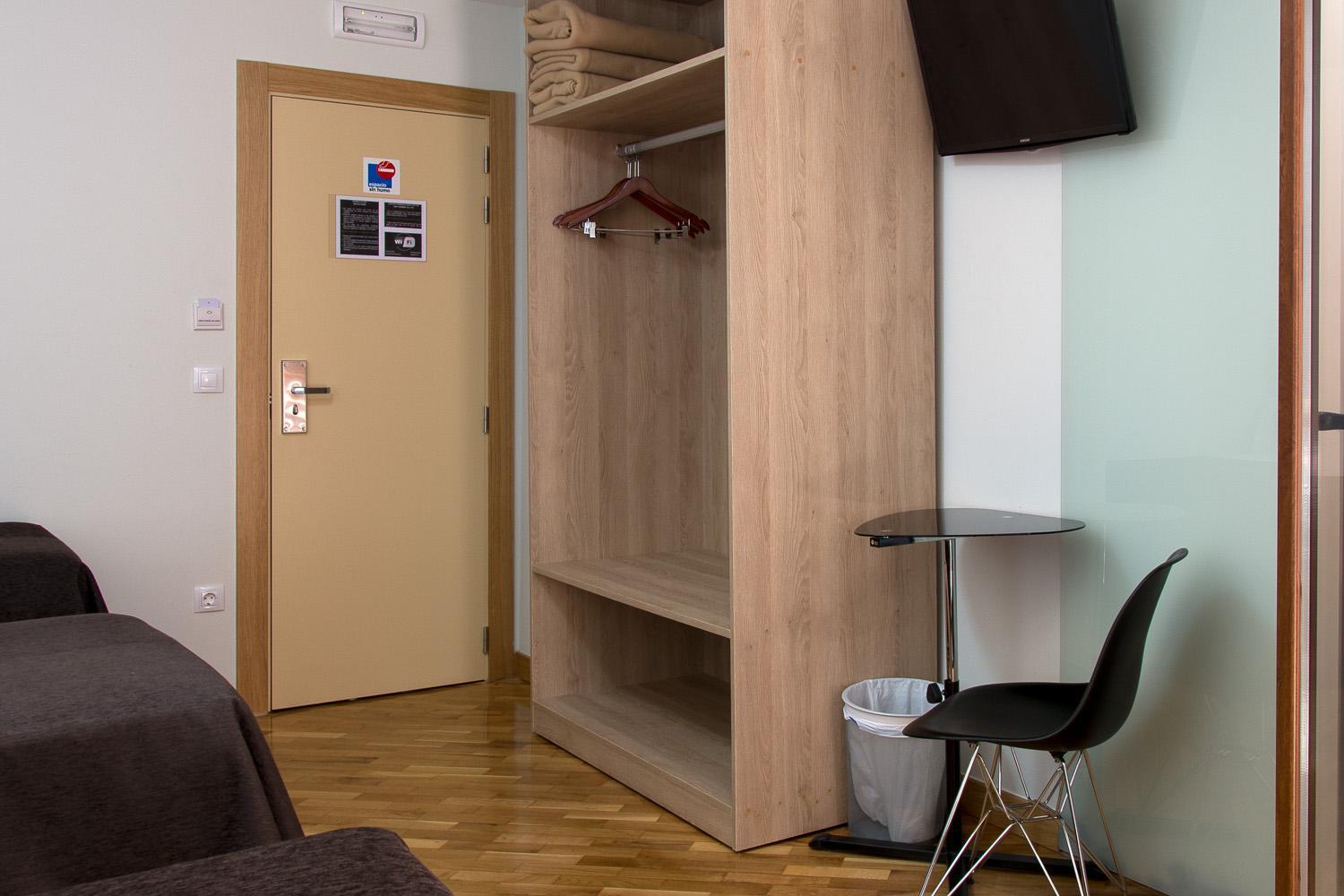 Double Room with 2 Extra beds (4 Adults) photo 2