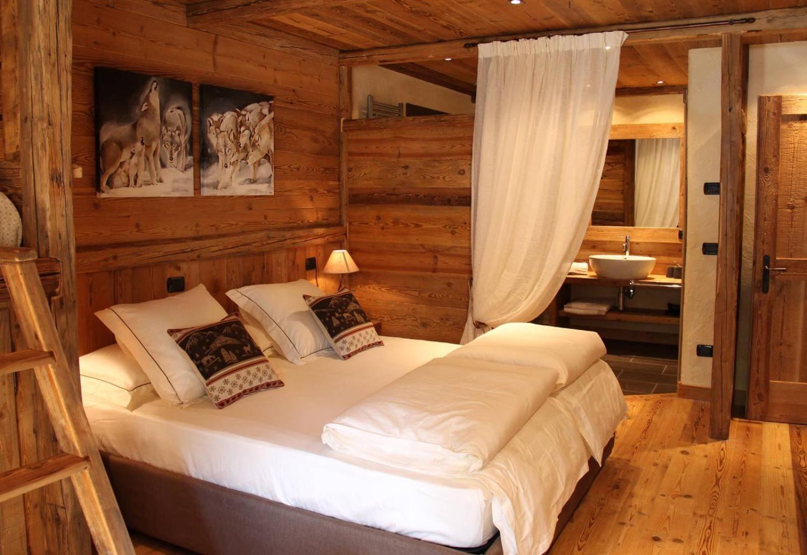 Deluxe Double Room with Balcony photo 2