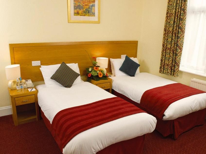 Twin Room - Photo 1