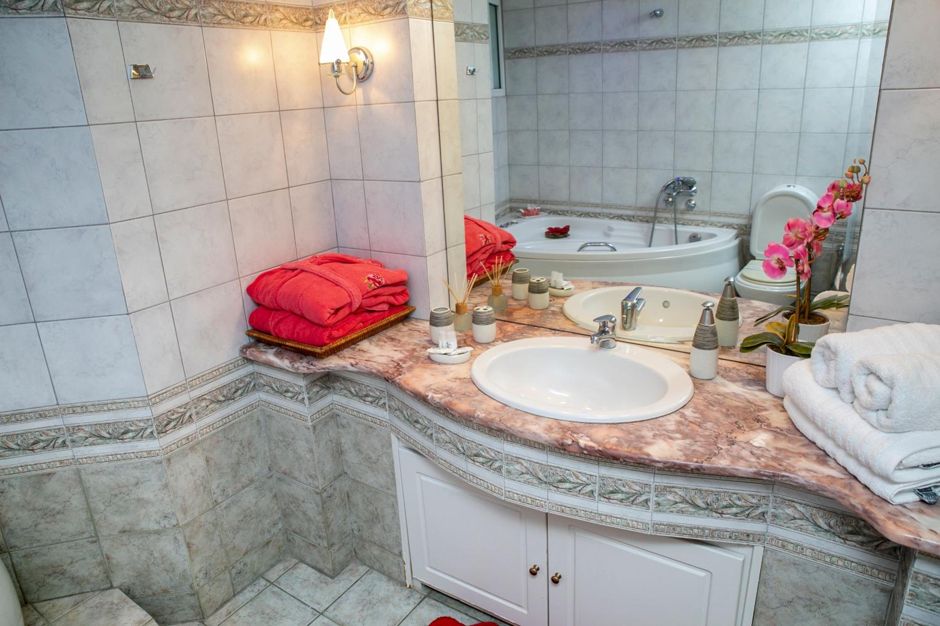 Junior Suite - Photo 13