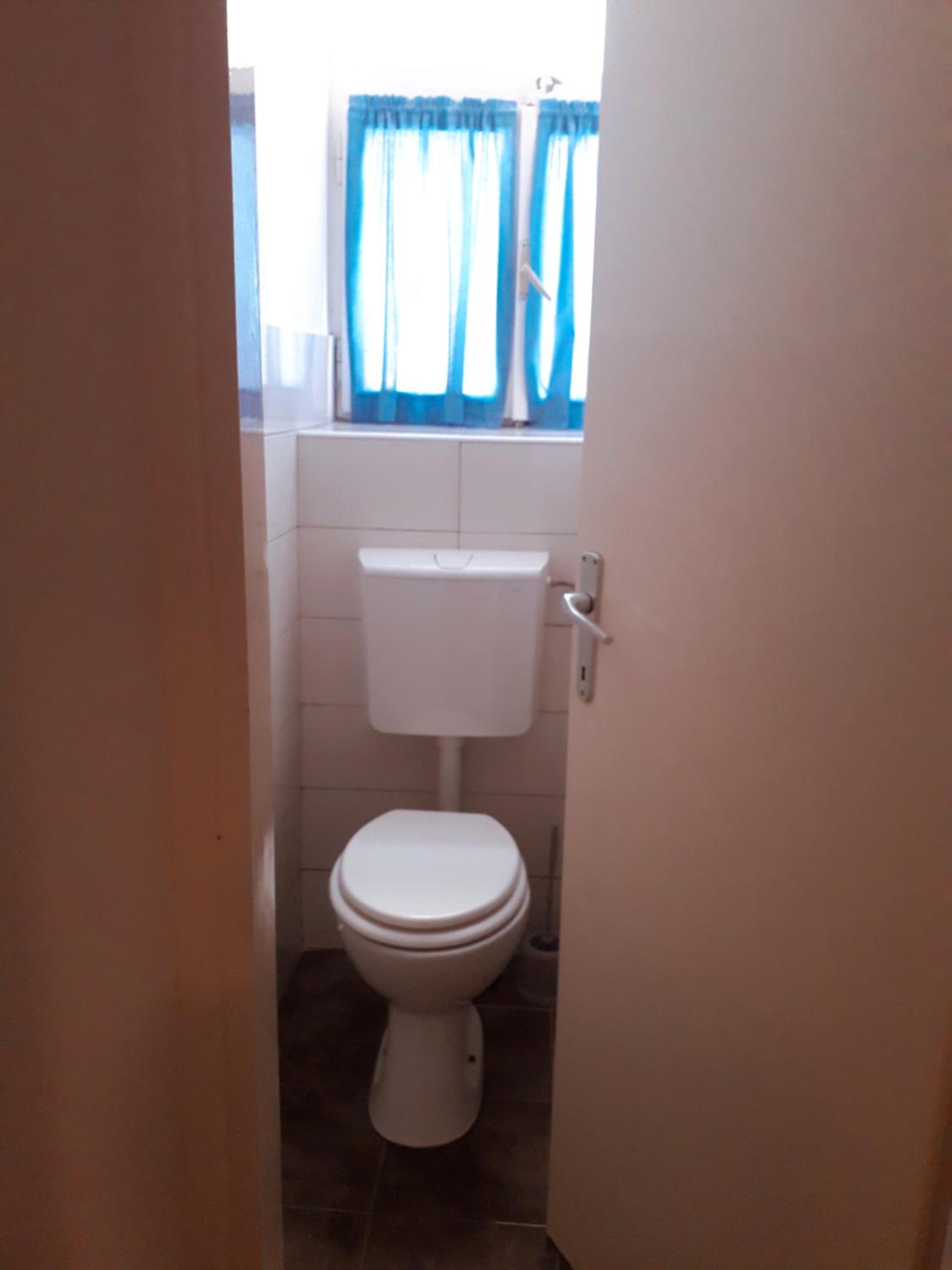 Double or Twin Room with City View - Photo 7