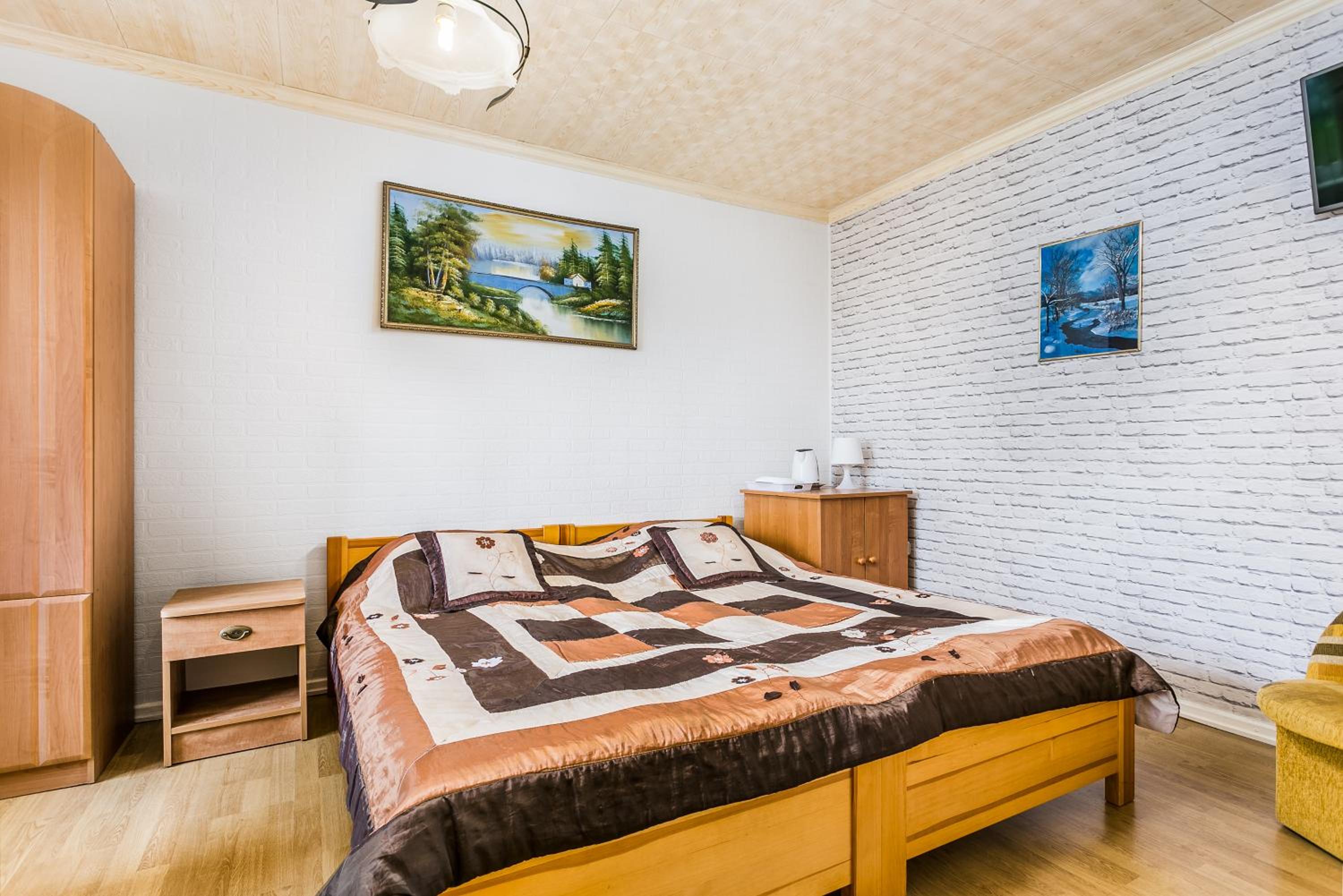 Large Twin Room - Photo 4